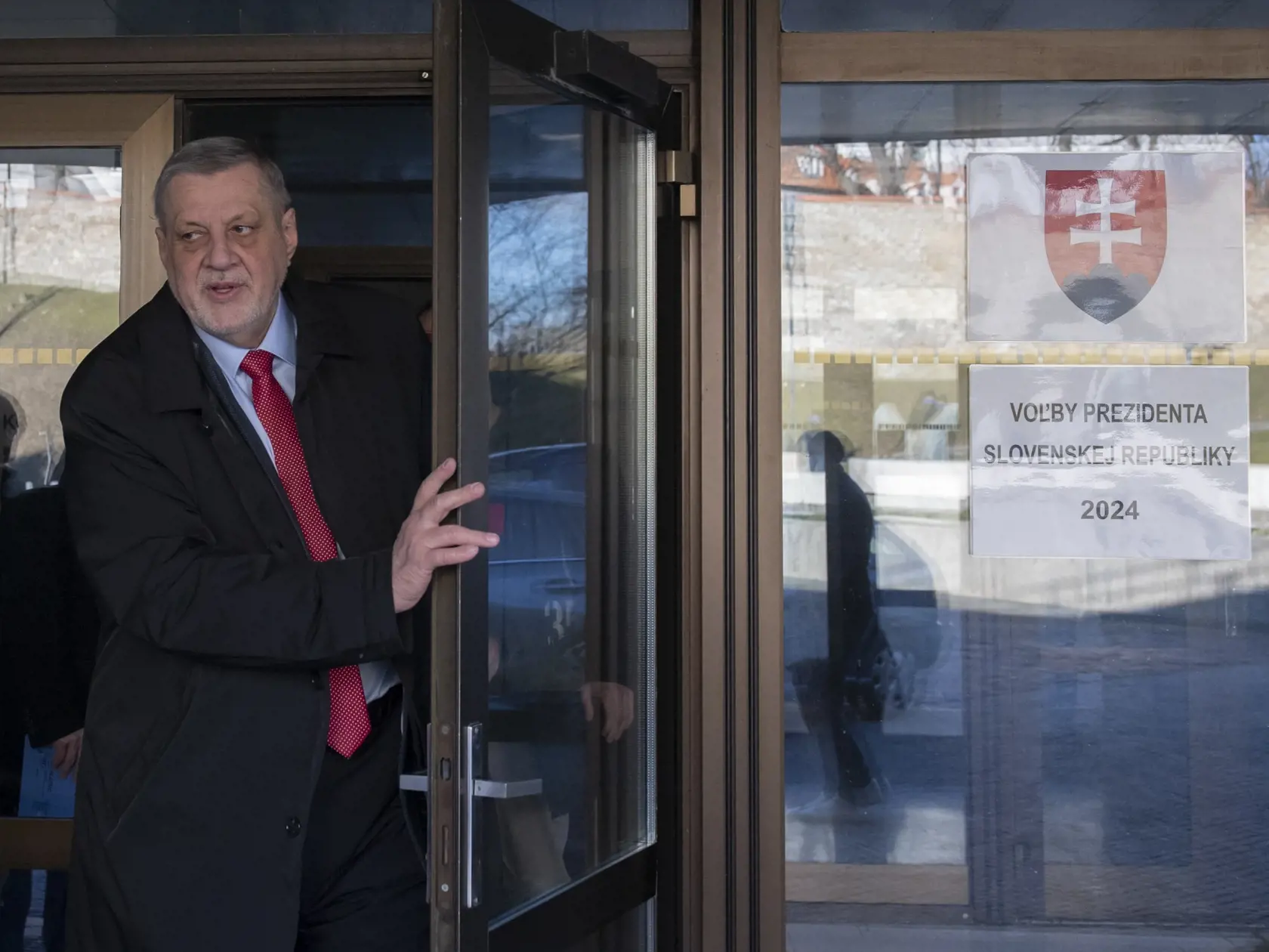 Kandidát na prezidenta SR Ján Kubiš odovzdal podpisy na svoju kandidatúru v prezidentských voľbách v NR SR 30. januára 2024 v Bratislave.