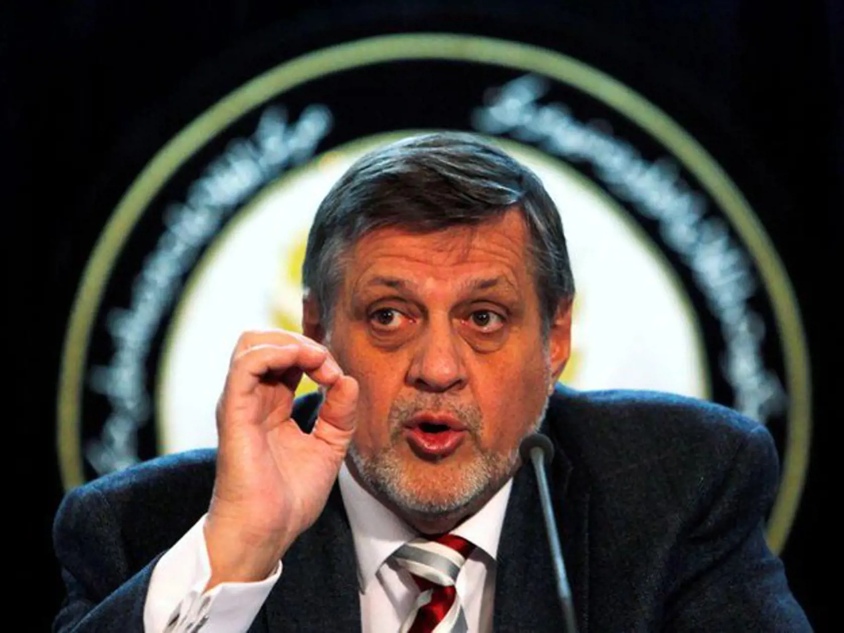 Diplomat Kubiš vyzbieral od občanov vyše 22 000 podpisov.