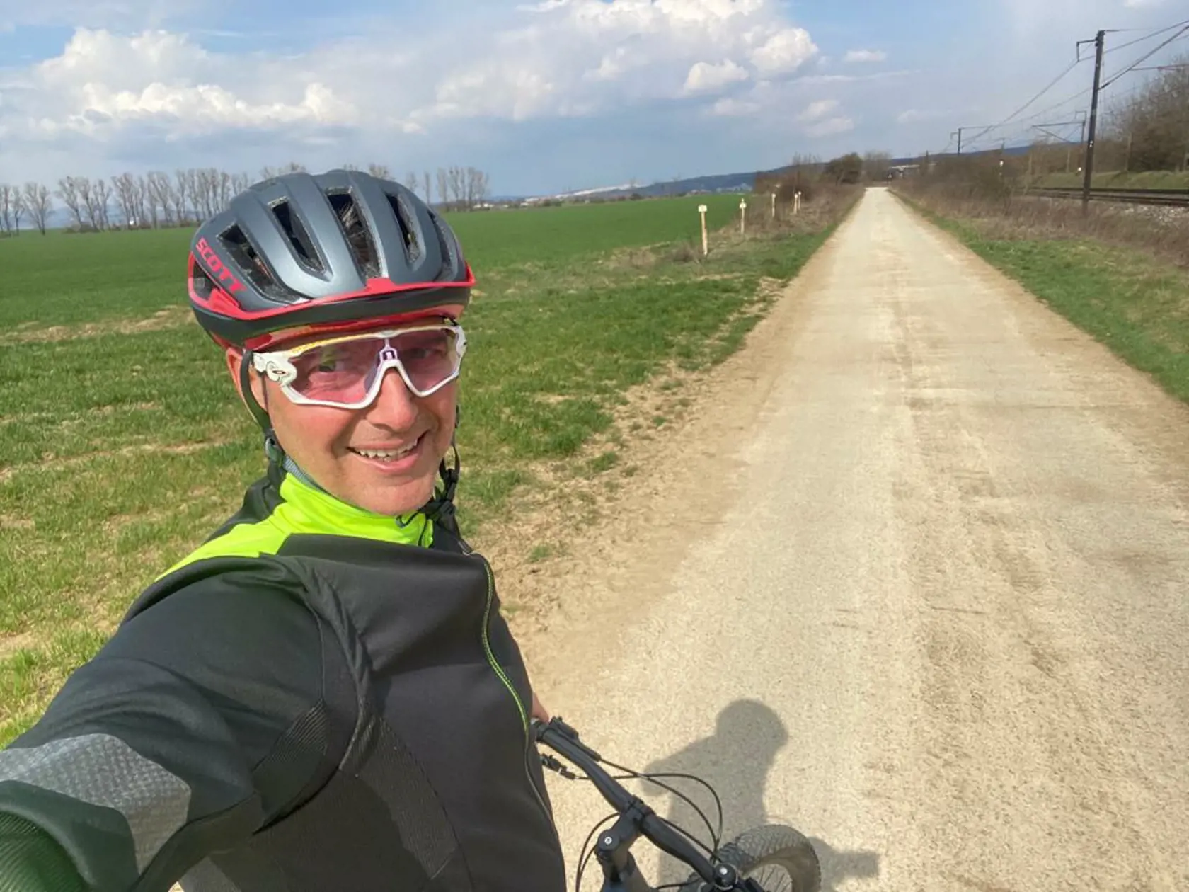 V okolí Barce, kde Raši býva je dosť vhodných miest na beh i cyklistiku.