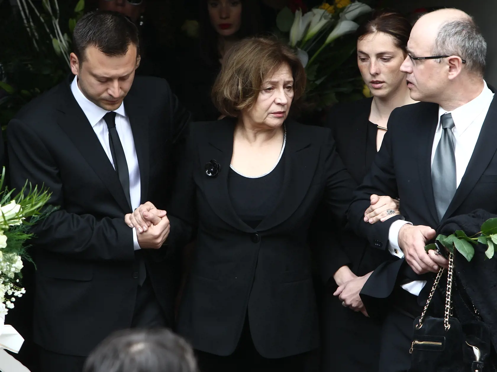 Emília Vášáryová na poslednej rozlúčke so svojím mužom.