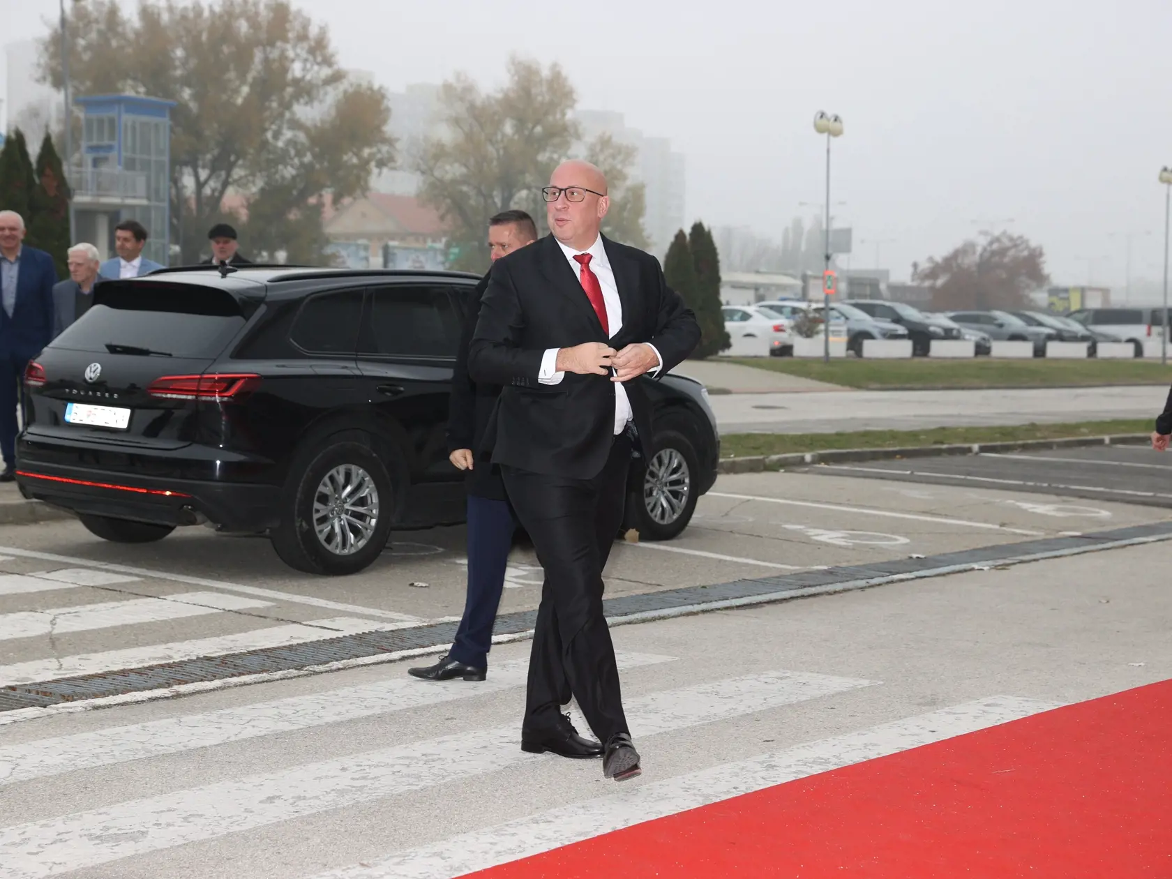 Minister dopravy Jozef Ráž (Smer) mladší na oslavách strany Smer.