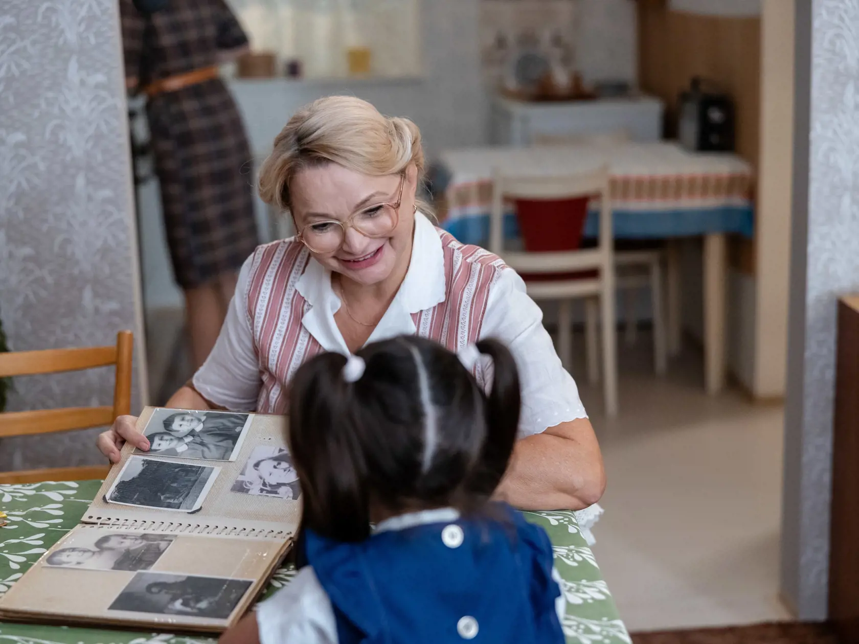 Anna Šišková ako milujúca babička a kuchárka Zita Pašková v markizáckom Sľube. 