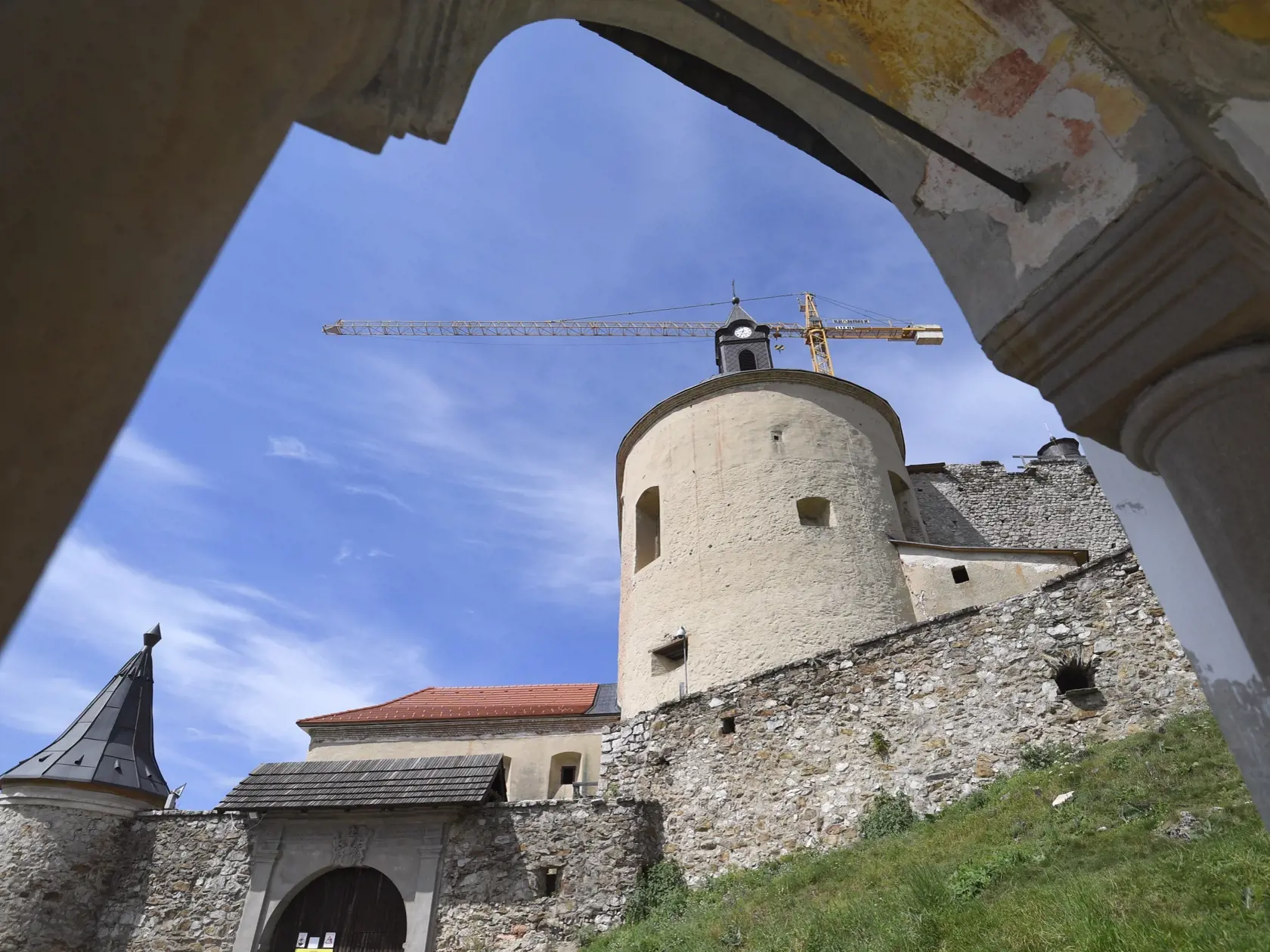 Prezentácia archeologického výskumu na hrade Krásna Hôrka