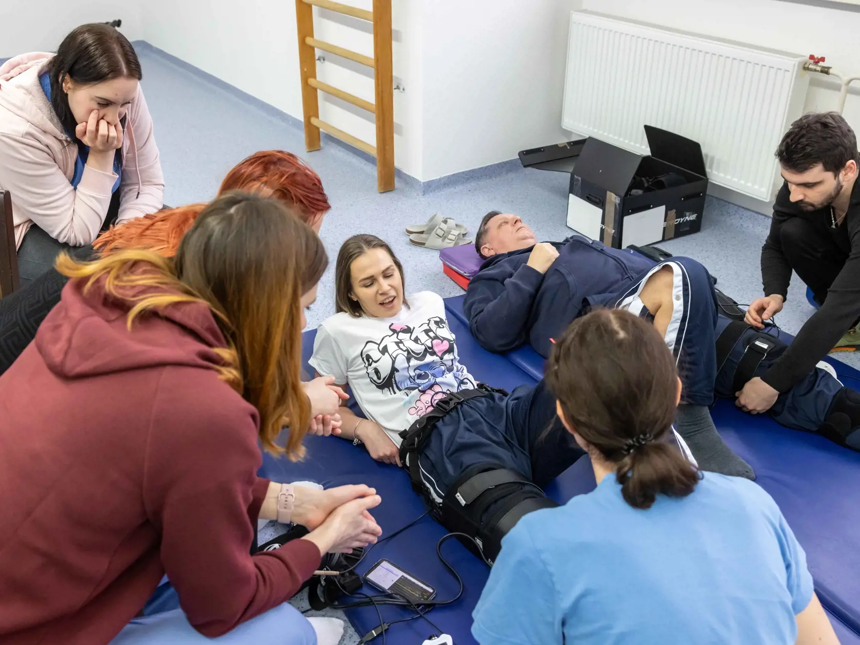 Ide o lepšie uvedomovanie si polohy a pohybov tela, kontroly nad pohybom, a teda lepšie ovládanie končatín.