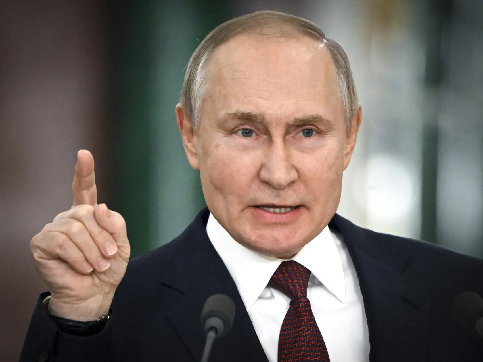 Vladimir Putin počas novoročného prejavu vystúpil spolu s veliteľmi jeho armády. Ako sa však ukázalo, časť z nich nemá nič s vojenskou službou