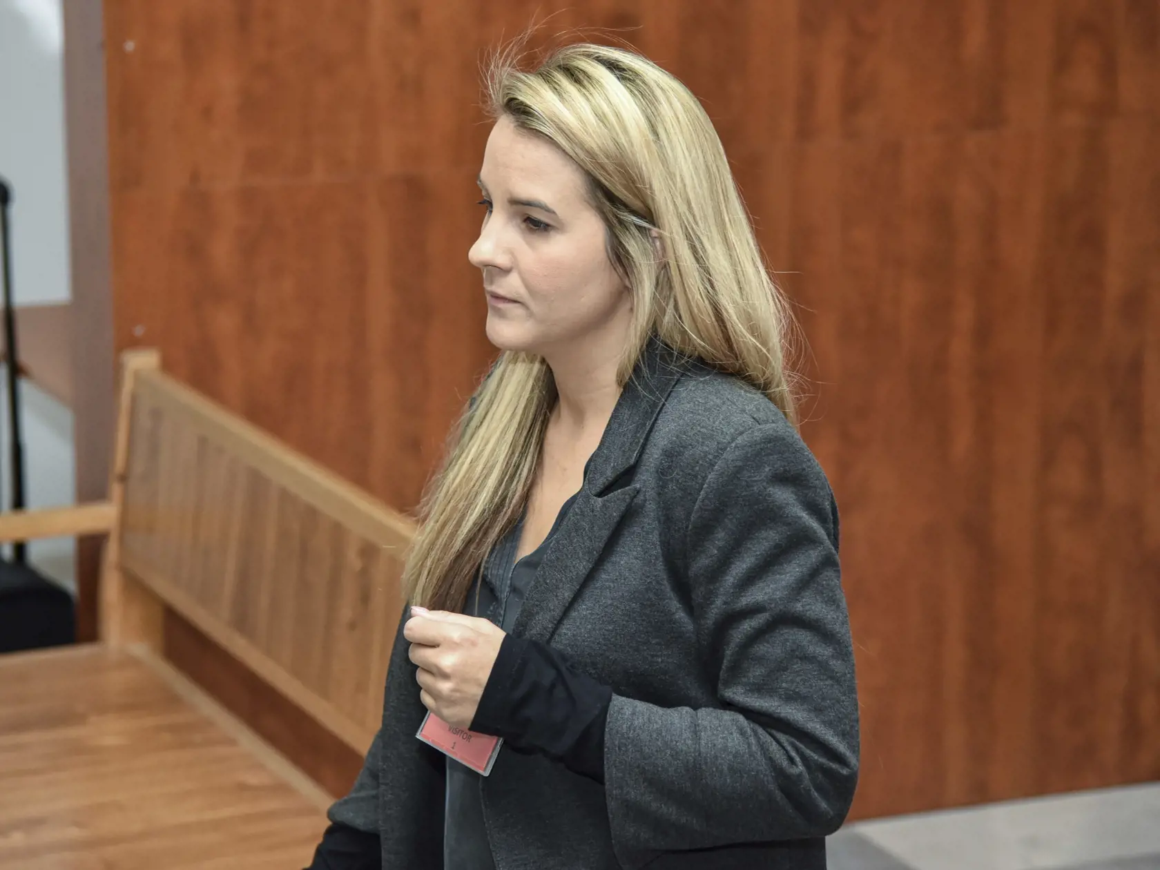 Na snímke dcéra obžalovaného Mariana K. Karolína Kočnerová prichádza vypovedať pred senátom Špecializovaného trestného súdu vo veci falšovania zmeniek TV Markíza a marenia spravodlivosti v Bratislave 4. novembra 2019.