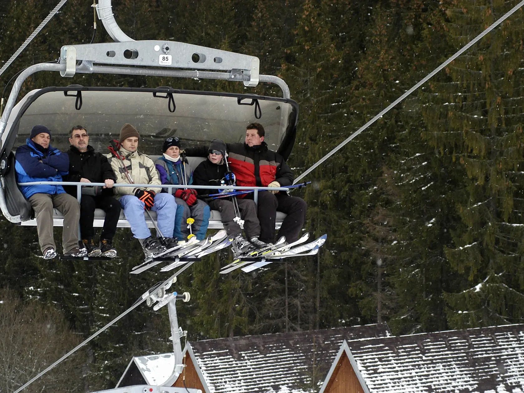 Tento záber láka k vyjadreniu, že dobrých ľudí sa veľa zmestí!