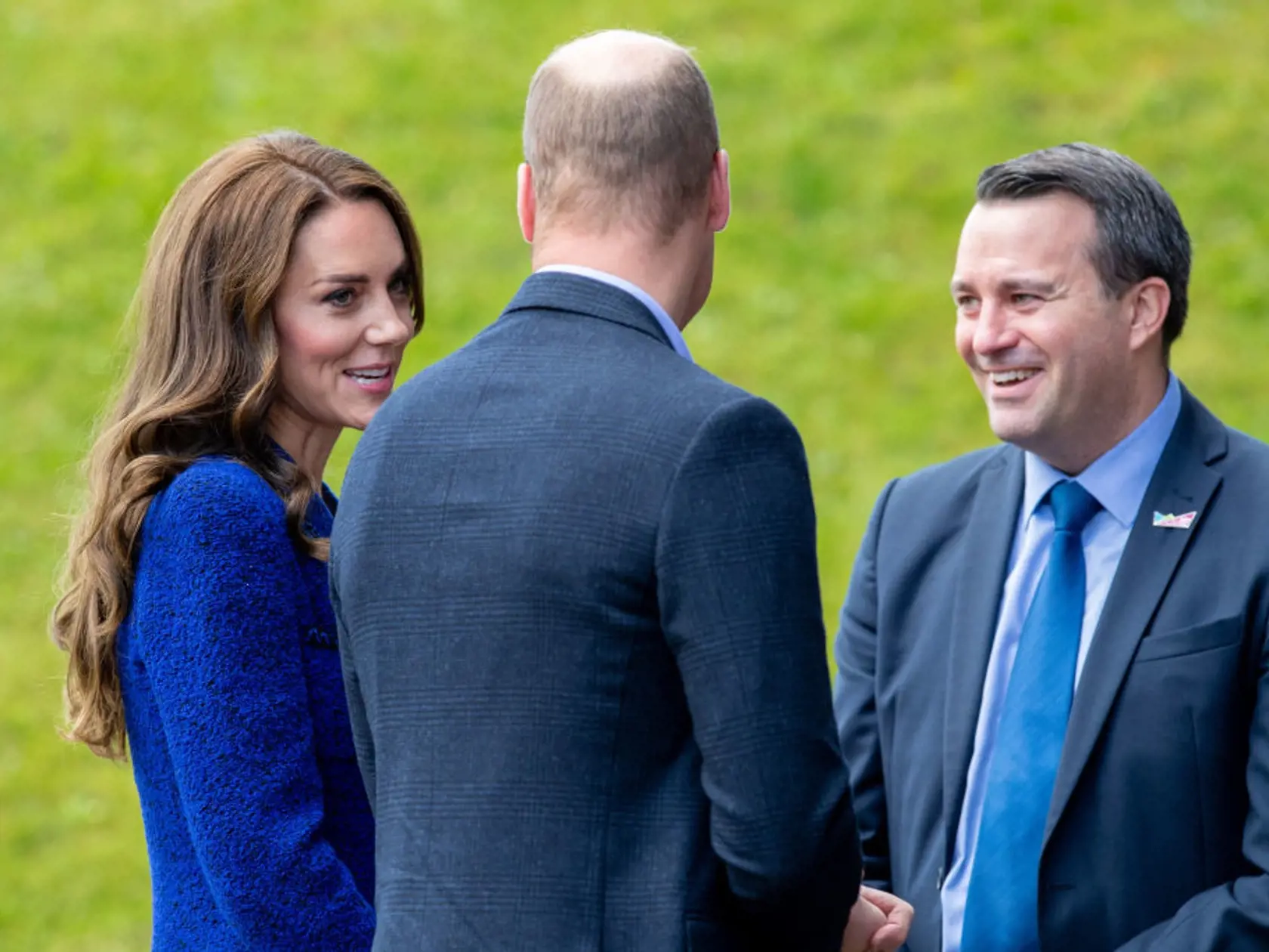 Princezná Kate žiarila v modrom tvídovom saku.