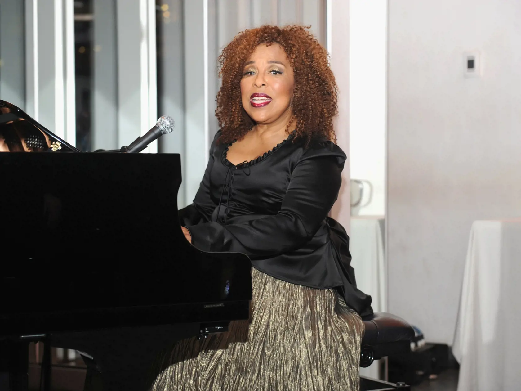 V 88 rokoch zomrela 24. februára 2025 americká speváčka a pianistka Roberta Flack, niekoľkonásobná držiteľka ocenenia Grammy.