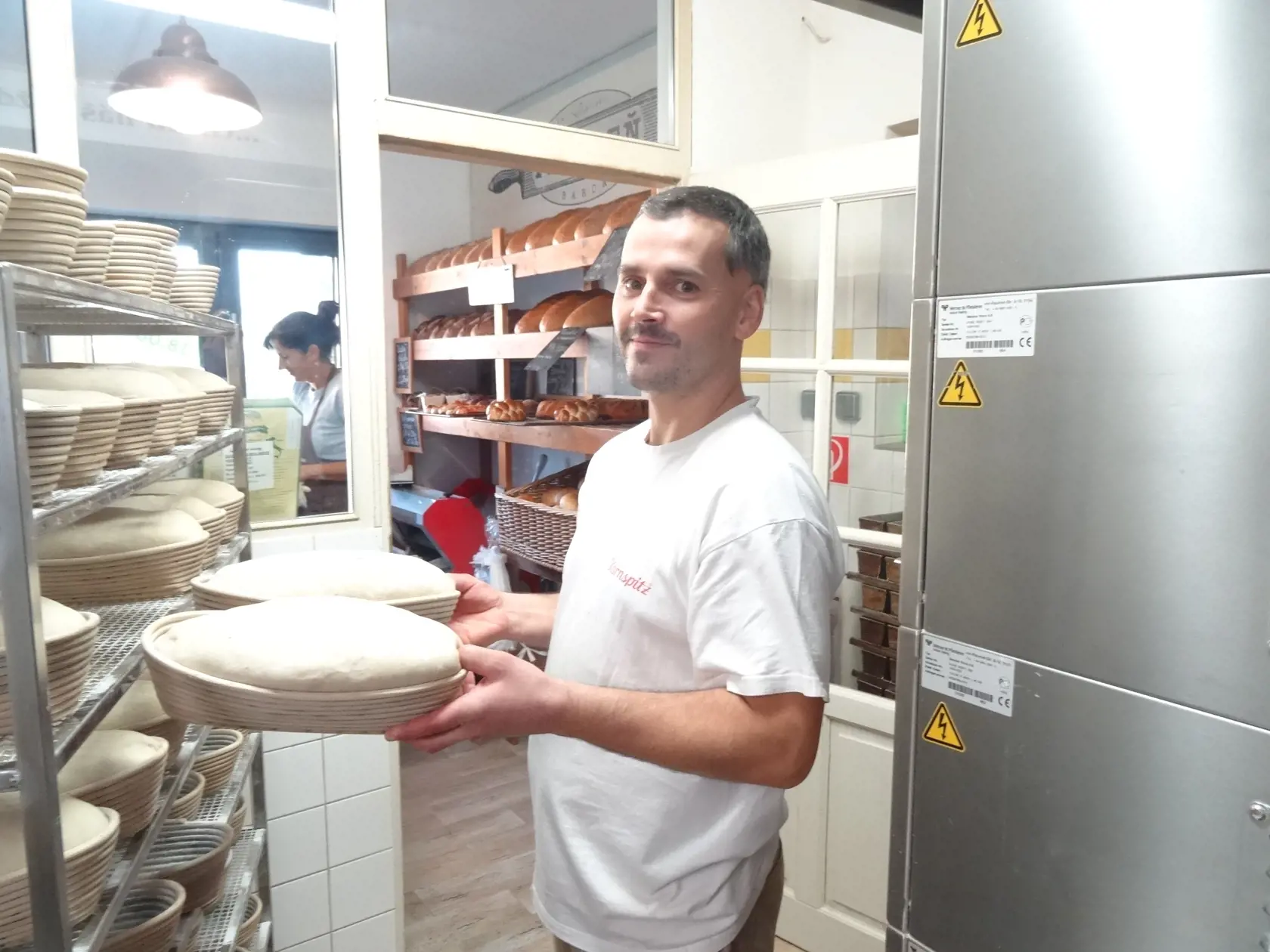 Pekár Peter je veľmi šikovný  a naslovovzatý odborník.