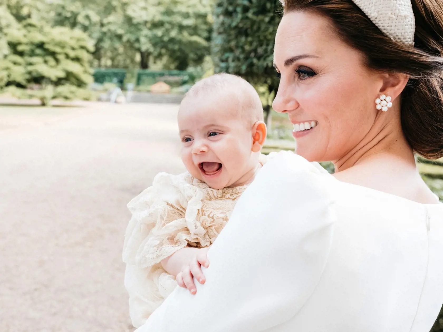 Princezná Kate v júli 2018 pokrstila princa Louisa v náušniciach, ktoré zvolila aj pre svoj veľkolepý návrat po diagnostikovaní rakoviny.