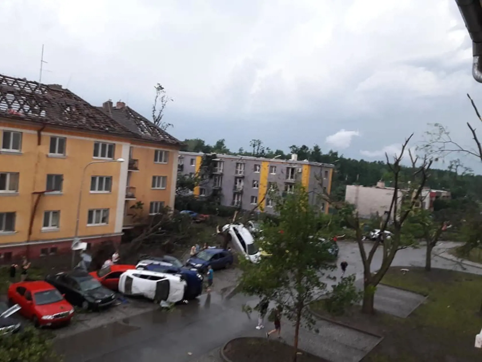 Susedné Česko pustošilo tornádo.