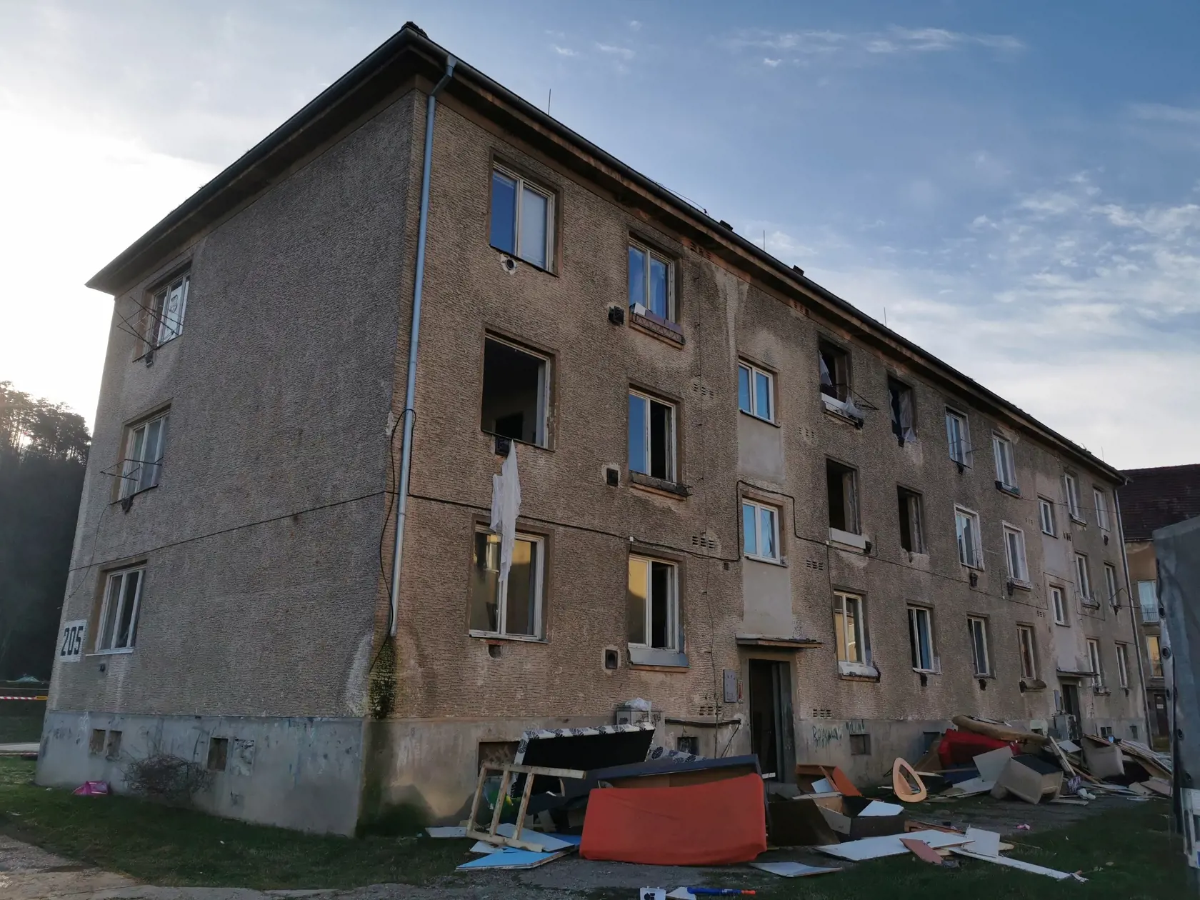 Bytovka v Partizánskom vyzerala už na pohľad zdevastovane.