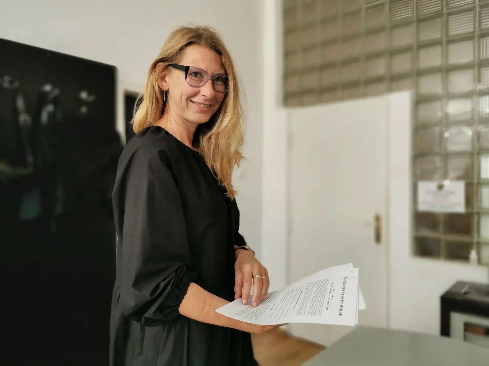 Hovorkyňa mesta Handlová Jana Paulínyová vraví, že niektorí obyvatelia si vstúpili do svedomia, iní však v budovaní čiernej skládky aj po upozornení mesta pokračovali ďalej.