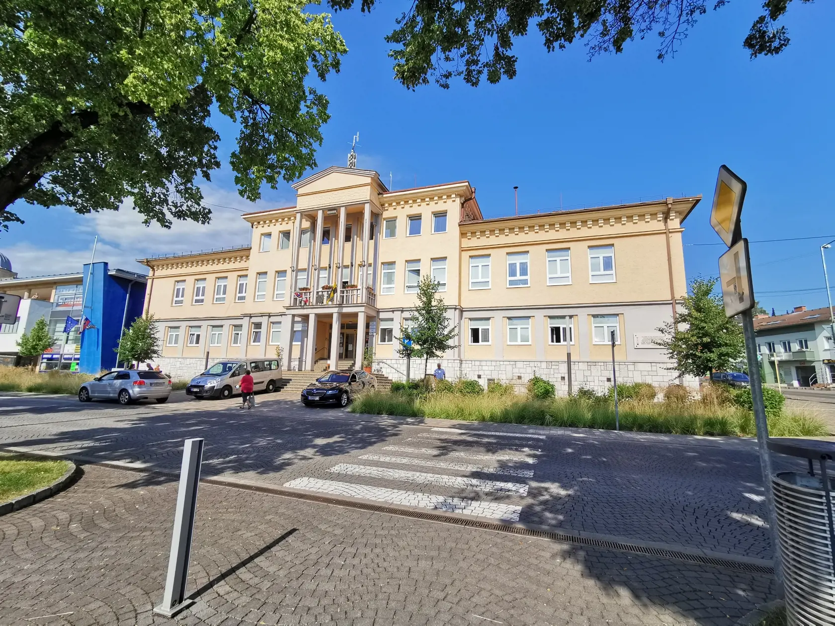 Samospráva v Handlovej rieši problém s čiernymi skládkami v baníckej kolónii.