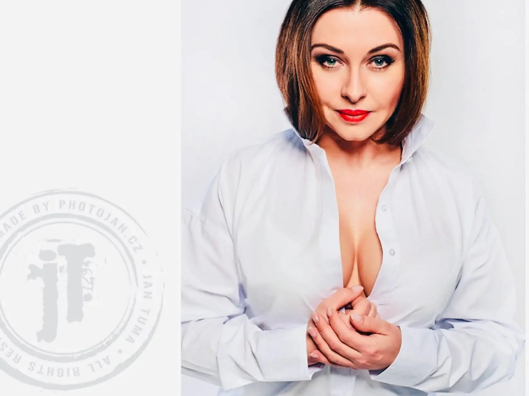 Zrejme najpikantnejšia fotografia Dany Morávkovej. Vznikla v časoch covidu, keď herci nehrali, ale chceli ostať v kontakte s divákmi.
