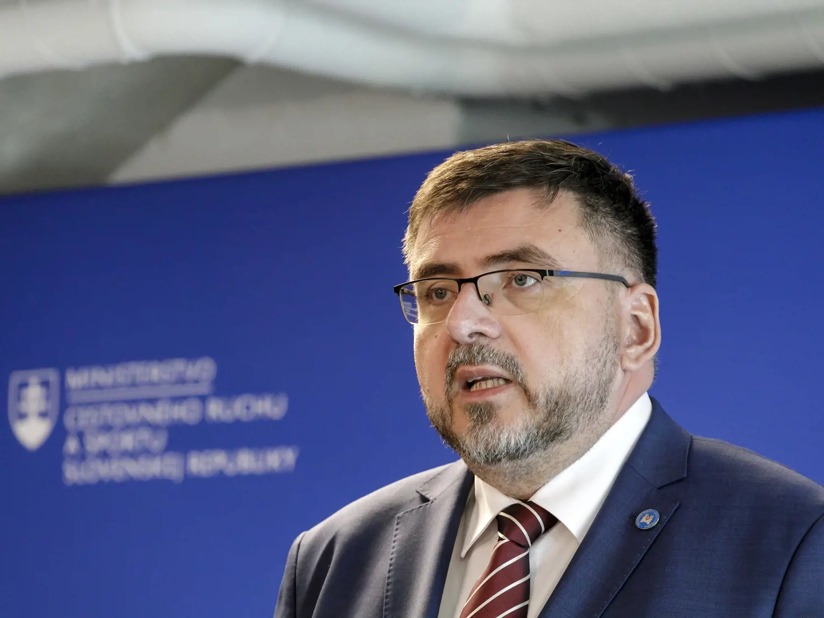 Predseda Združenia miest a obcí Slovenska (ZMOS) Jozef Božik počas tlačovej konferencie v Bratislave v utorok 27. augusta 2024.