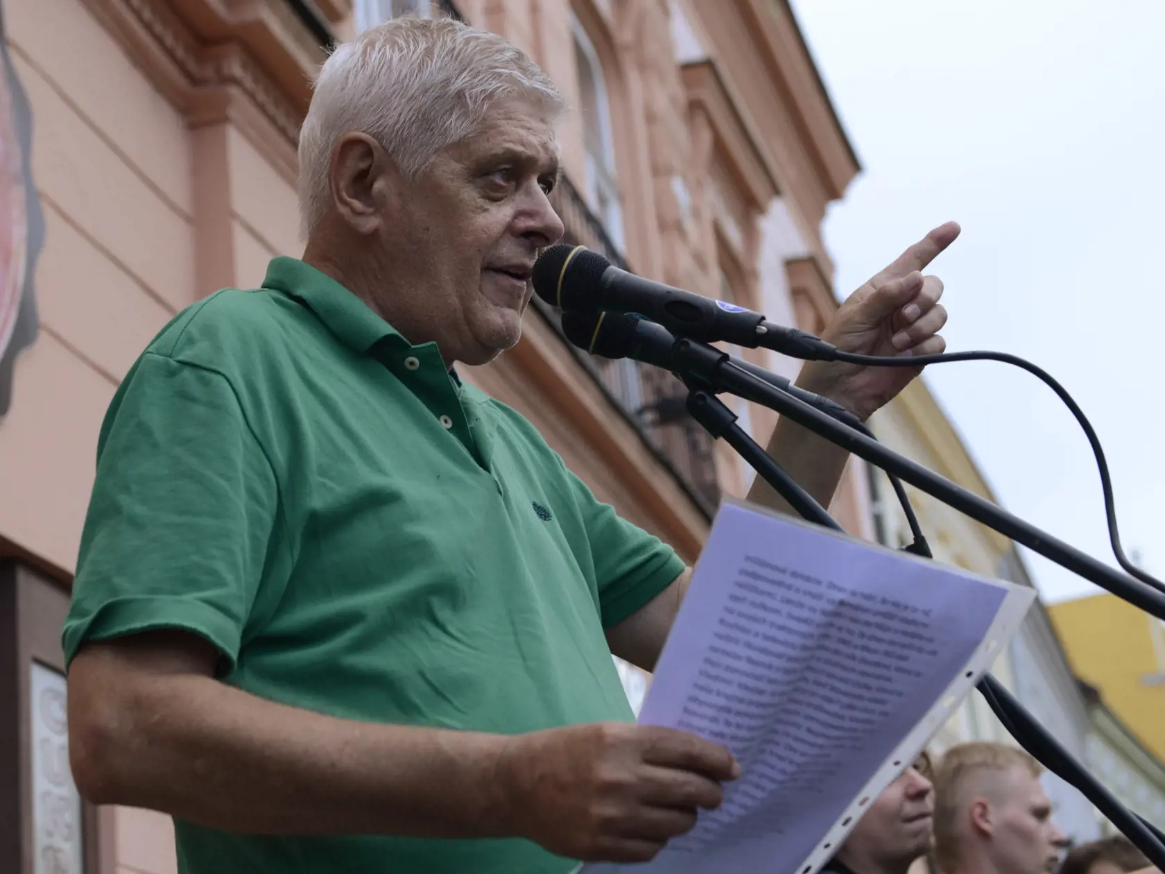 Zhromaždenie občanov „Za slušné Slovensko - predvečer svadby“ v centre Prešova 4. mája 2018. Na snímke novinár Eugen Korda. FOTO TASR – Milan Kapusta