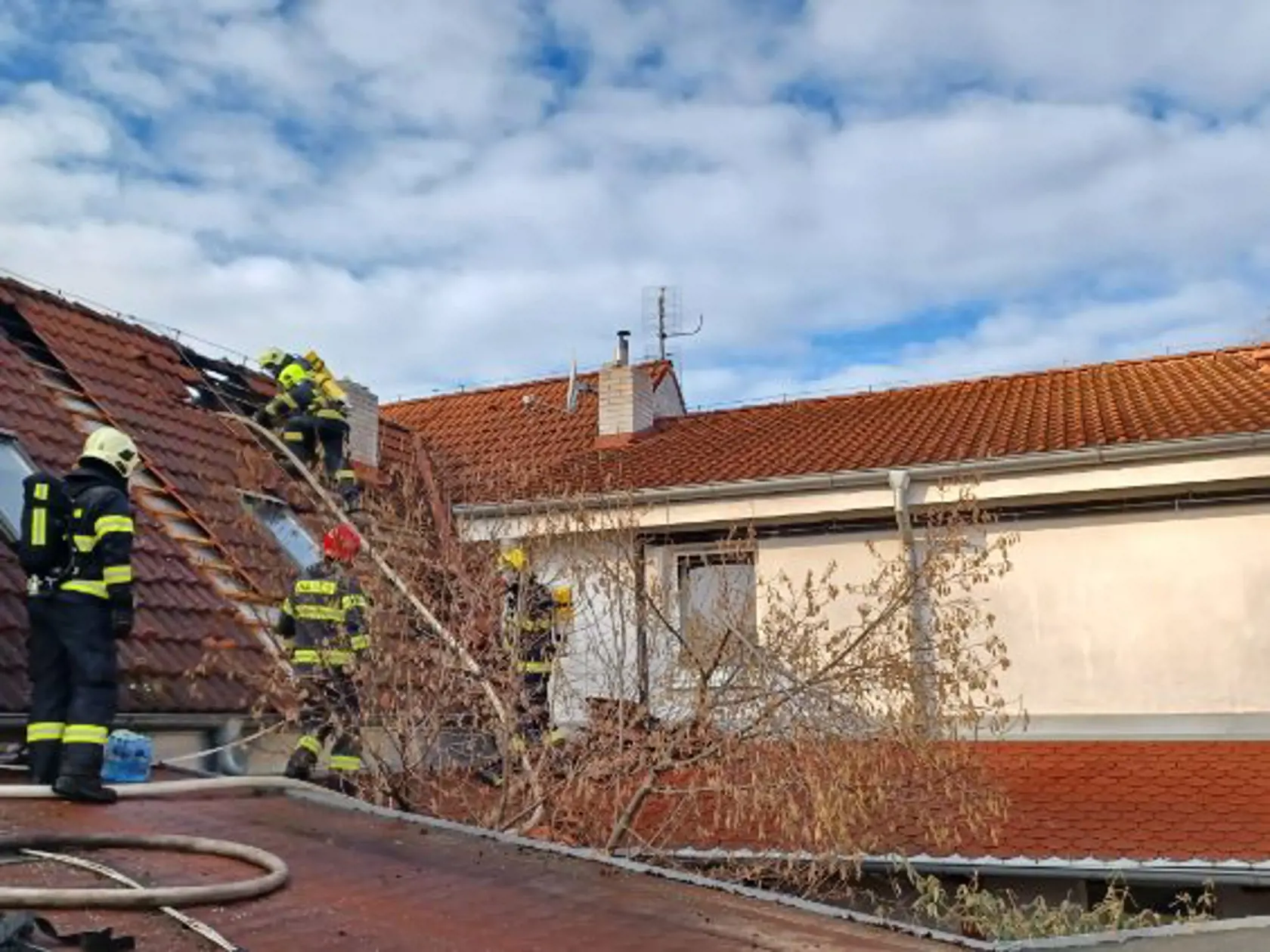 V Červeníku pri Hlohovci zachvátil oheň reštauráciu