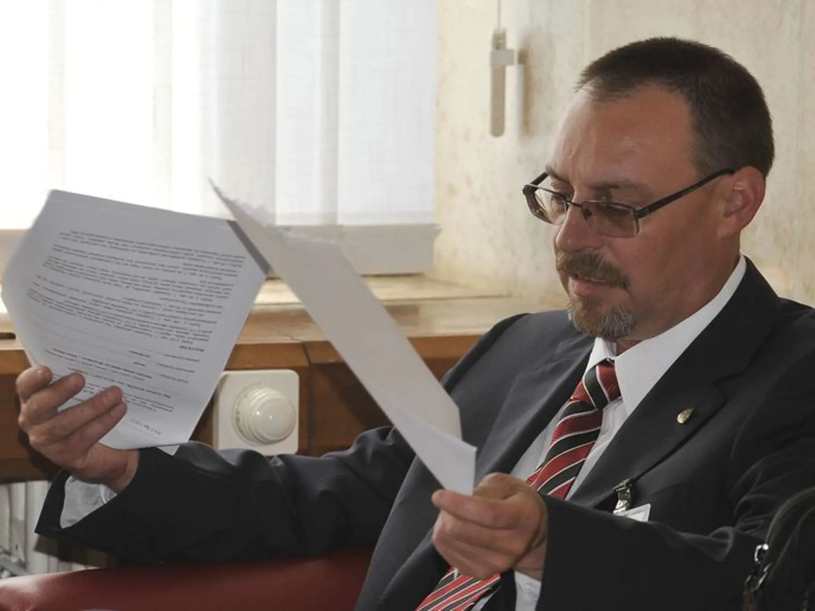 Dobroslav Trnka s pracovnými ponukami.