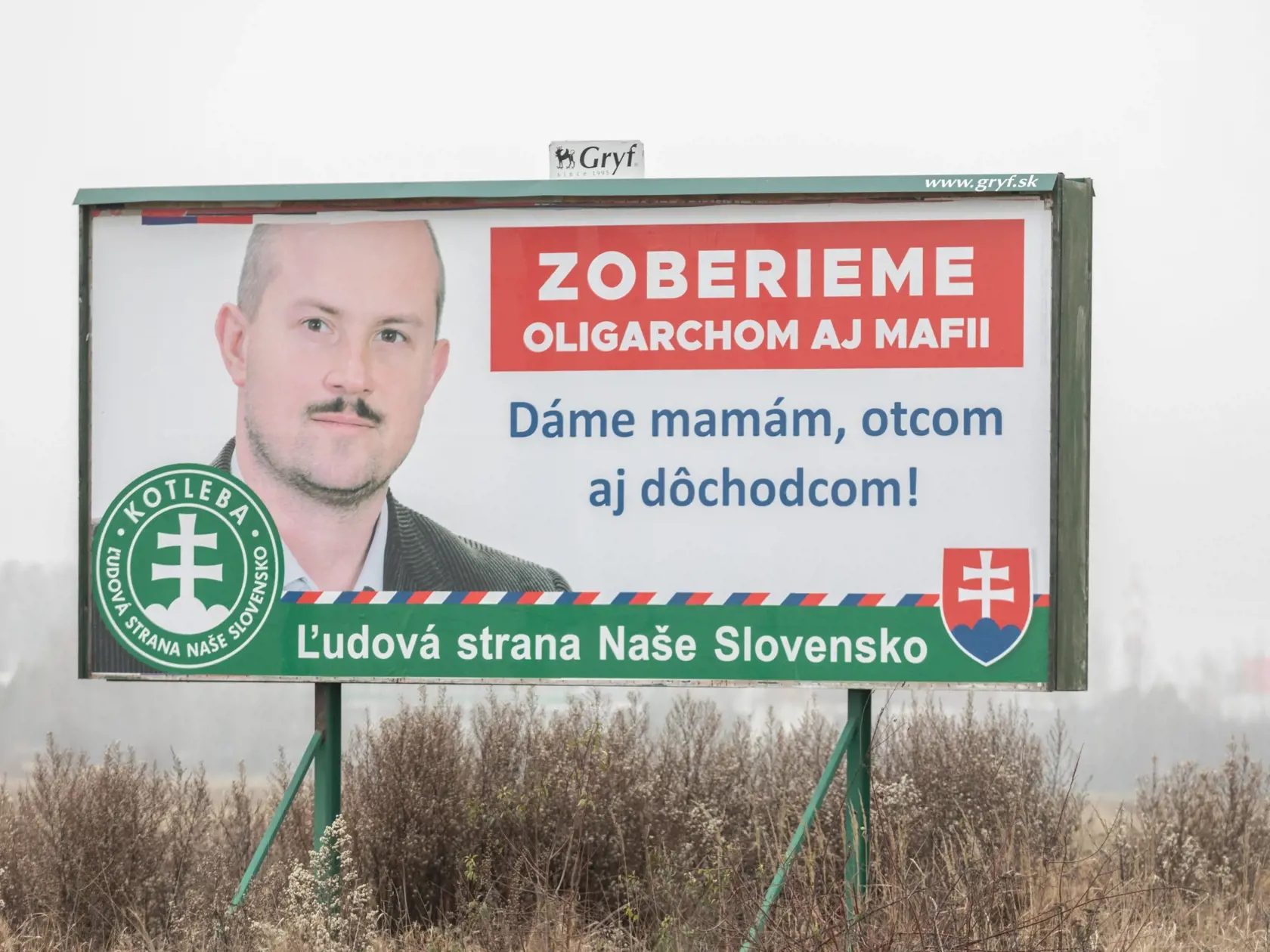 Predvolebný bilbaord Mariána Kotlebu zo strany ĽSNS.