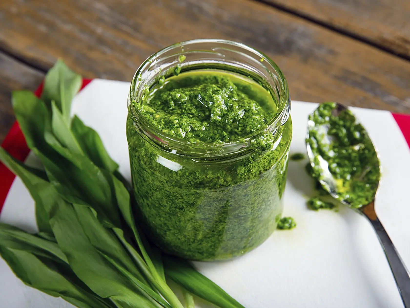 Pesto z medvedieho cesnaku.