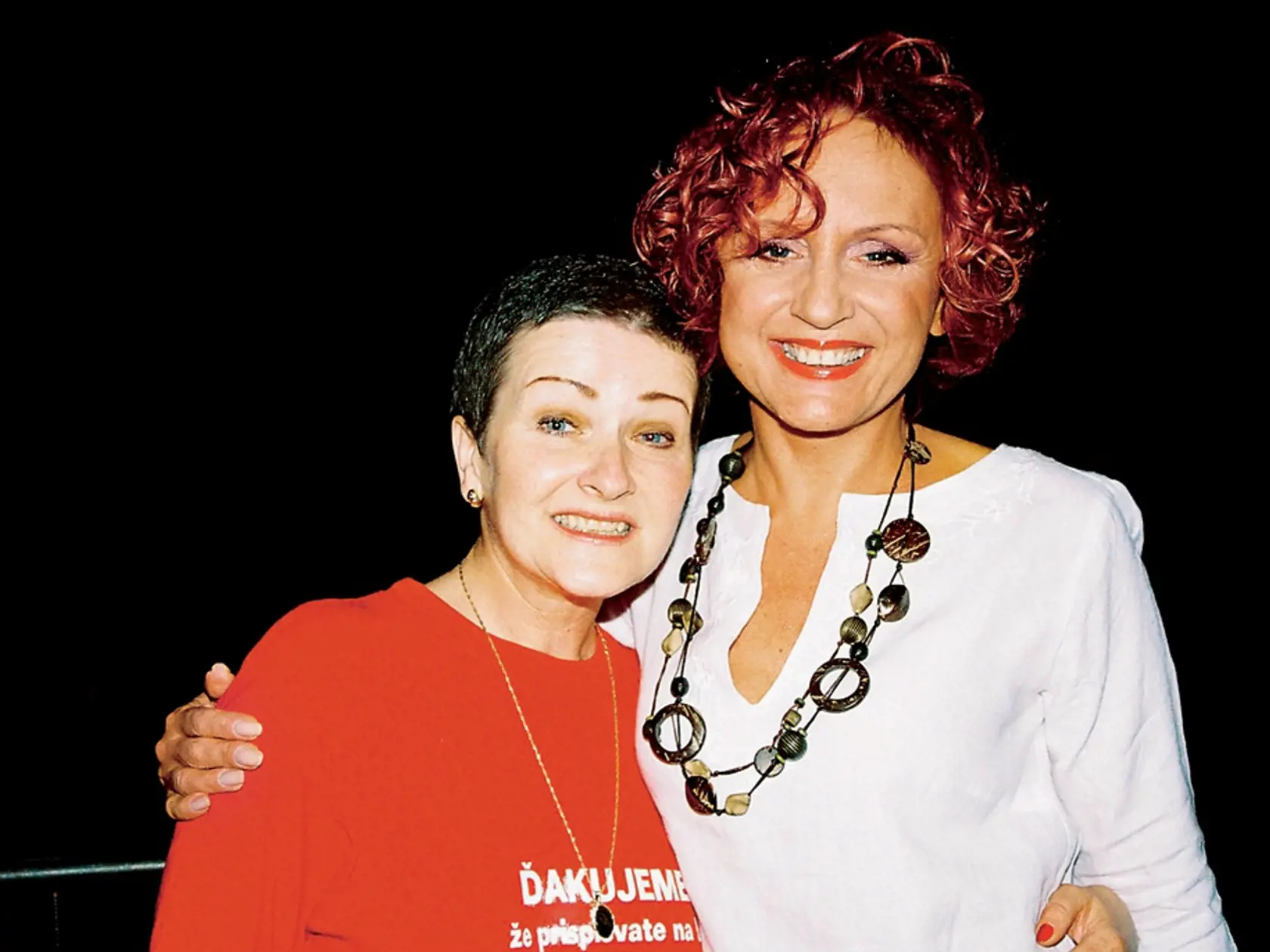 Speváčky Petra Janu a Eva Mária Uhríková
Foto: Erik Kollárik
Uverejnené: Báječná žena č. 32/08 
pôvodný súbor:000016.eps