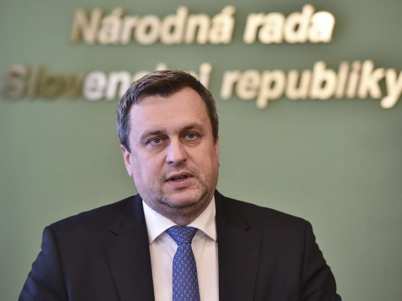 Andrej Danko sa bude opäť uchádzať o post predsedu mimoparlamentnej strany SNS.