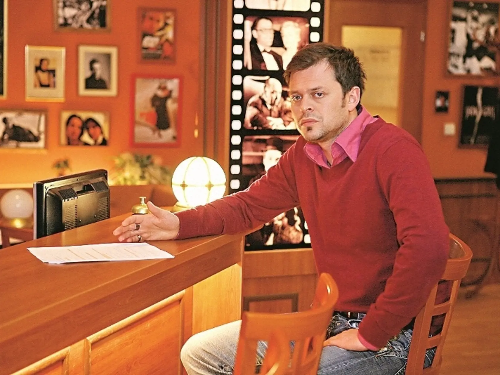 Alexander Bárta je v Paneláku už minulosťou, svojho času si však na jednej obrazovke zahral spoločne s partnerkou Henrietou Mičkovicovou.