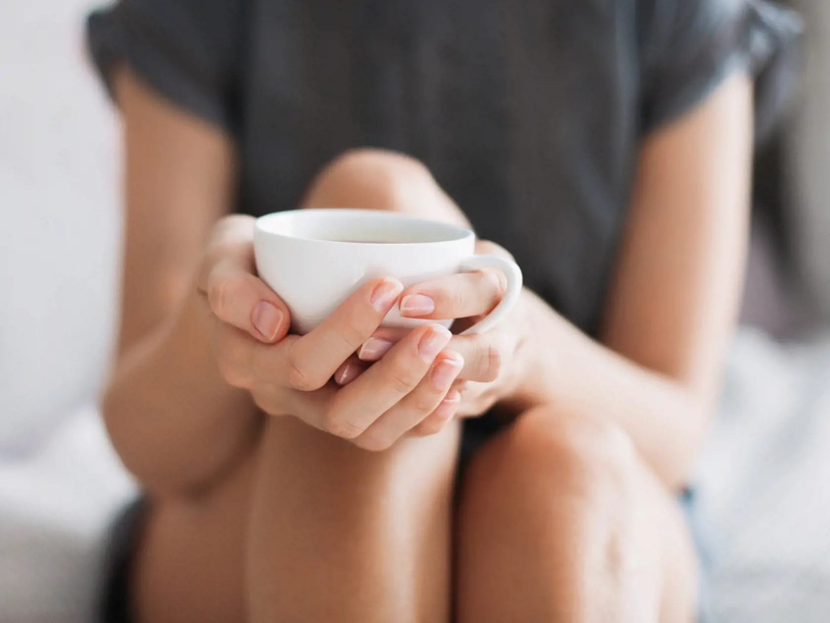 Beautiful,Woman,Hands,Holding,Cup,Of,Coffee,Or,Tea.,Young