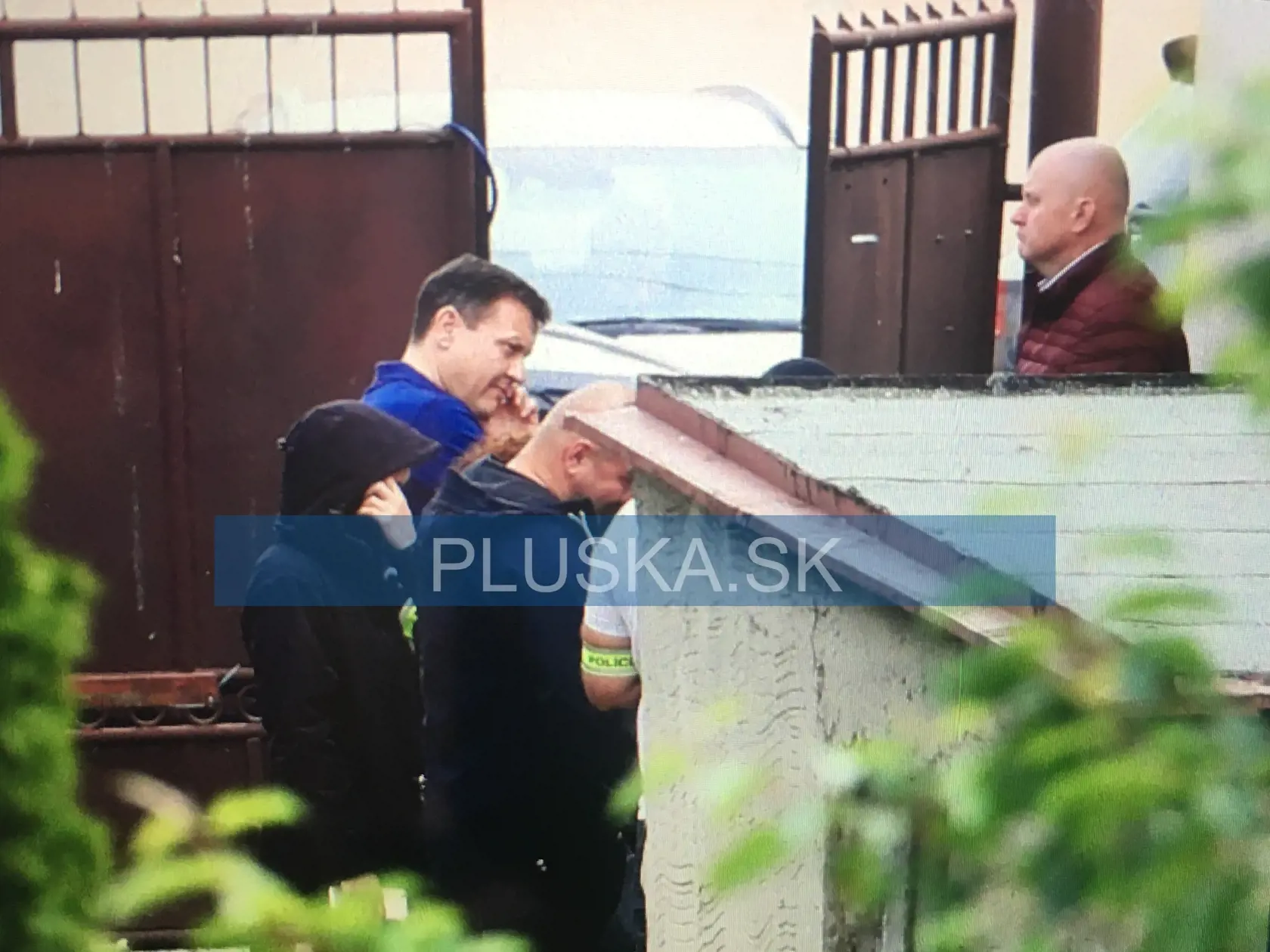 Daniel Lipšic na pozemku Jána Kuciaka.