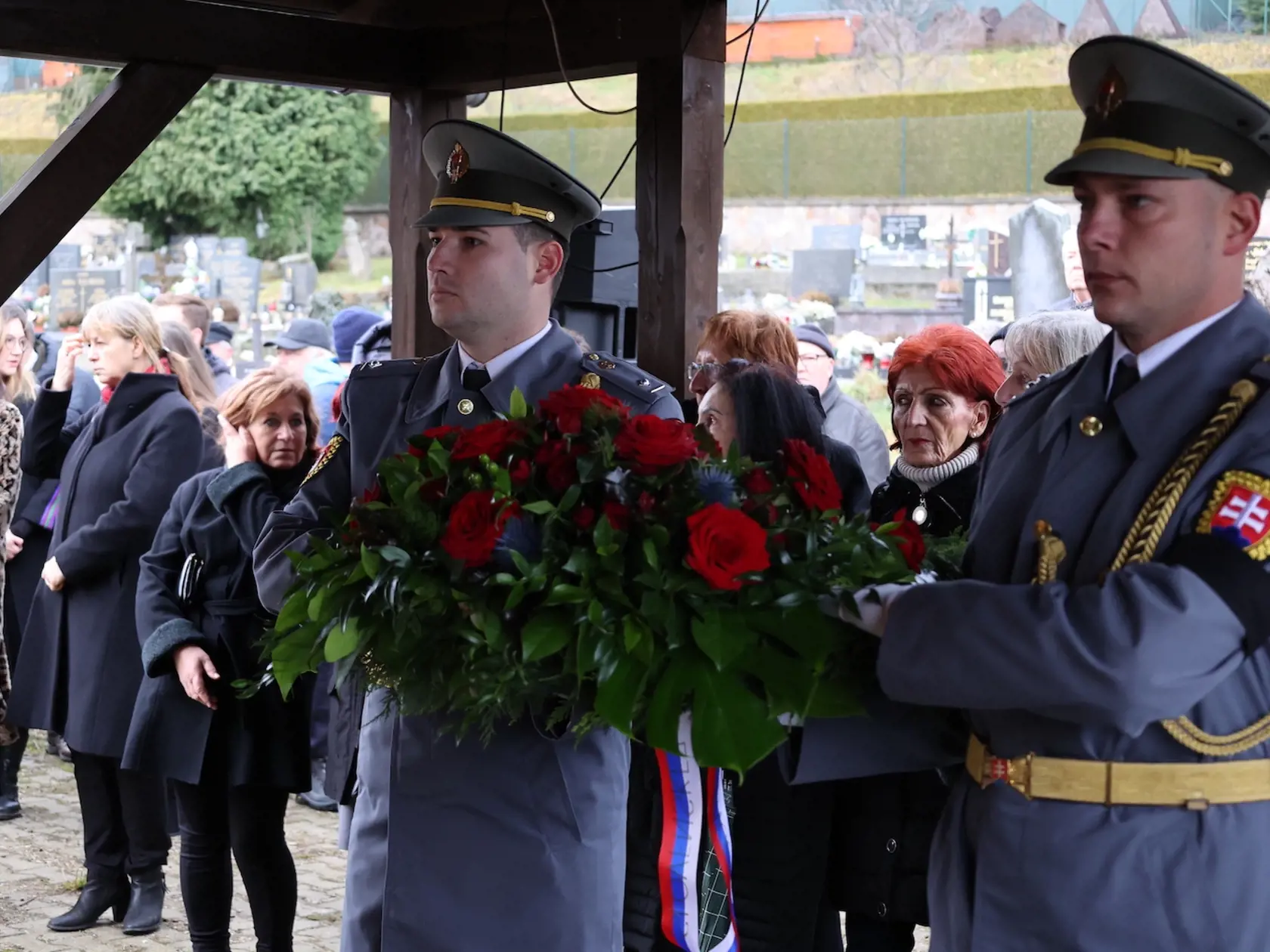 Vo štvrtok (5.januára) sa rodina, blízki, priatelia i kolegovia rozlúčili s poslancom Európskeho parlamentu zvoleného za Smer-SD, Miroslavom Čížom. Ten zomrel 29. decembra 2022 vo veku 68 rokov.