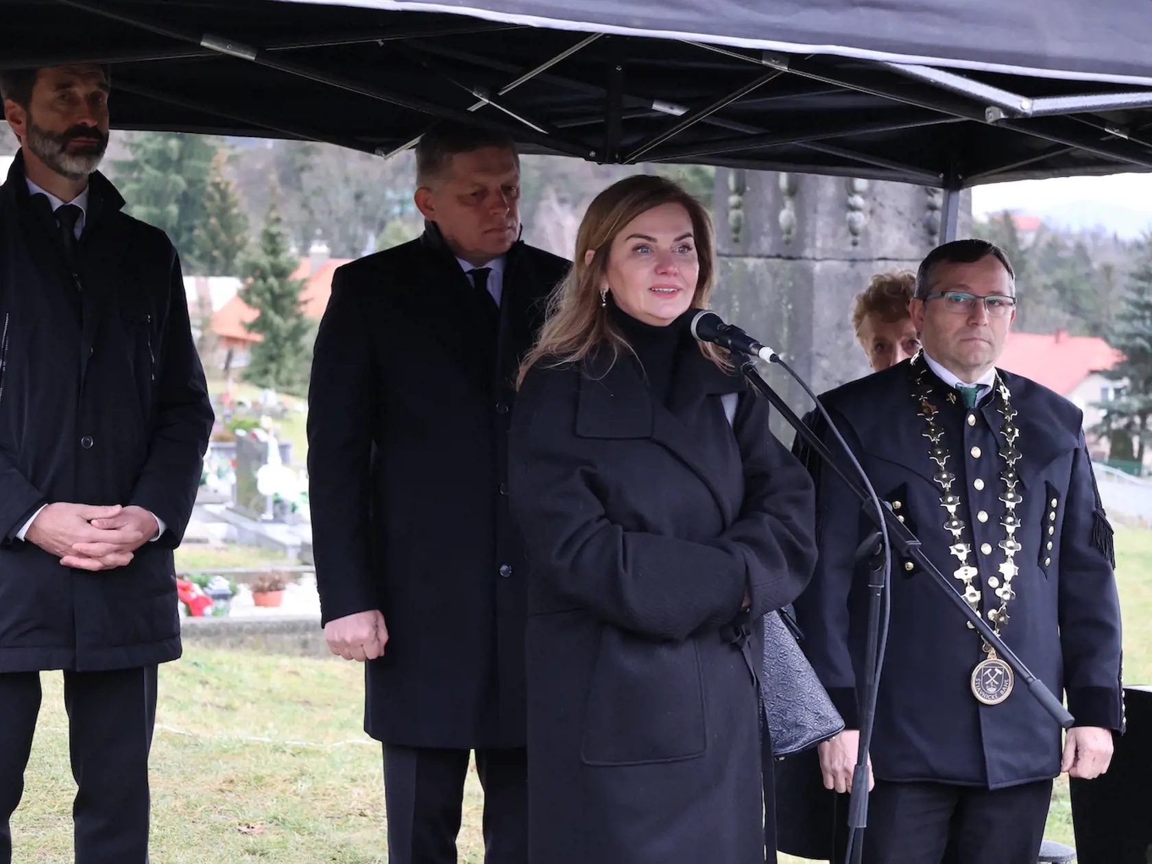 Monika Flašíková Beňová sa na konci príhovoru rozplakala.