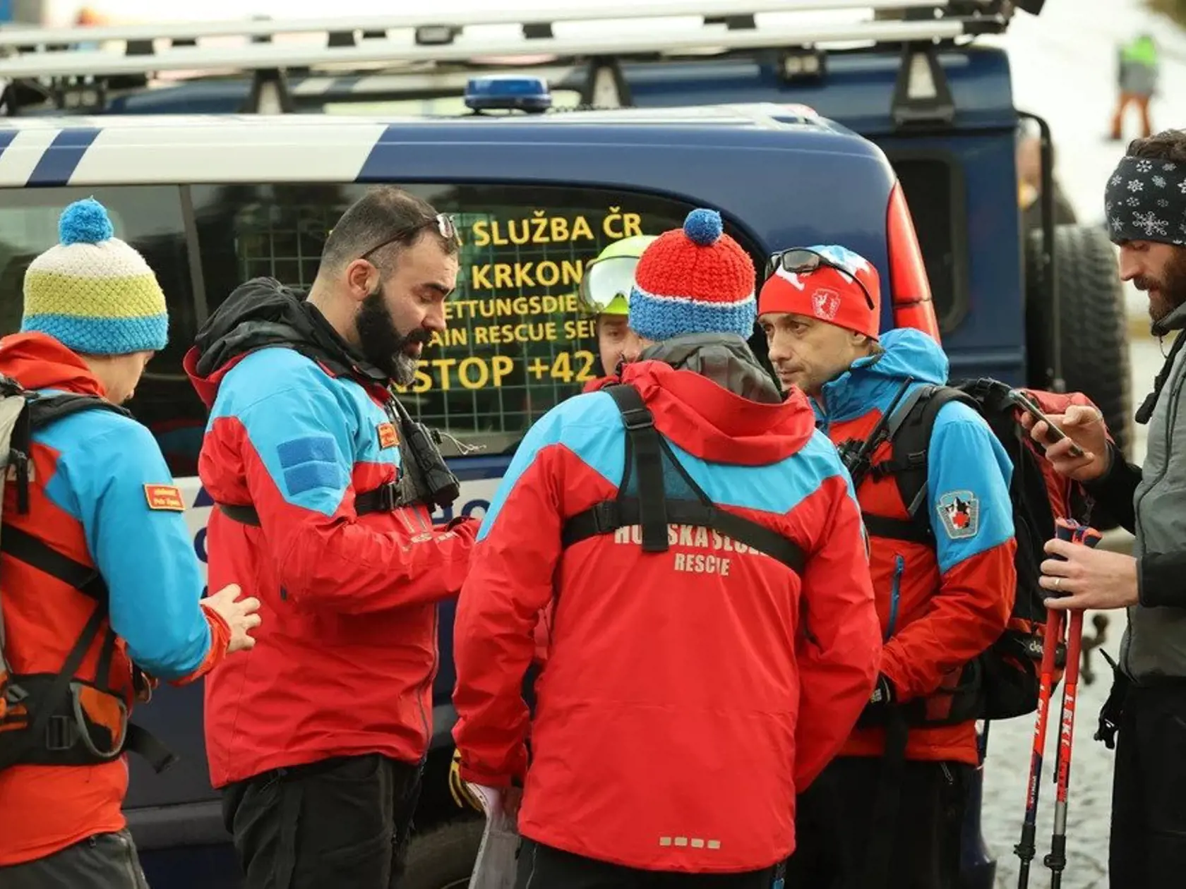 V Peci pod Sněžkou bola podľa Šofranko mrazivá a ponurá atmosféra. Záchranári napokon našli matku so synom - oboch mŕtvych.