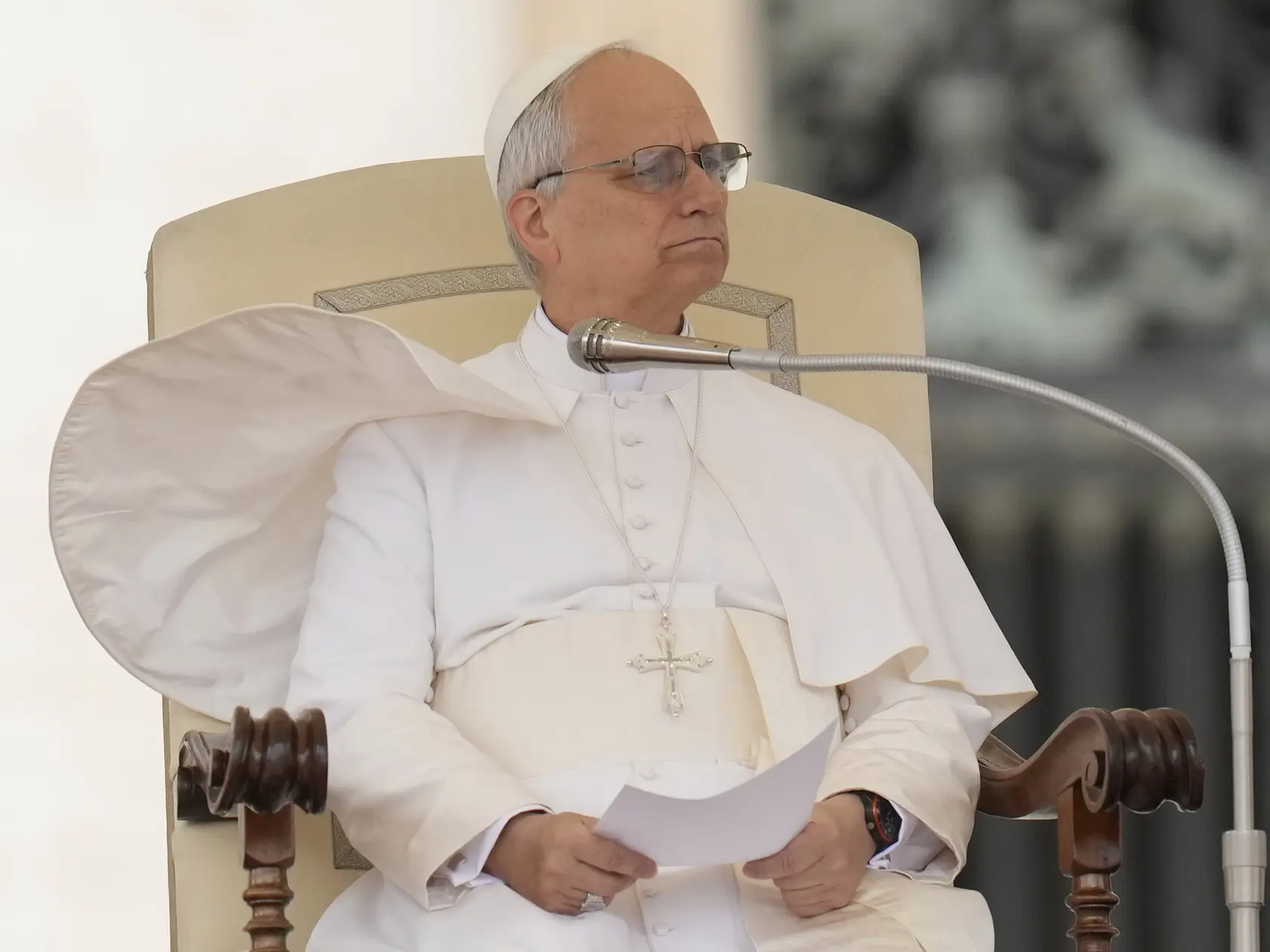 AZ23 Vatikán - Na snímke novozvolený pápež Lev XIV. počas svojej prvej generálnej audiencie vo Vatikáne 21. mája 2025. FOTO TASR/AP
 


Pope Leo XIV holds his first weekly general audience in St. Peter's Square at The Vatican, Wednesday, May 21, 2025. (AP Photo/Gregorio Borgia)