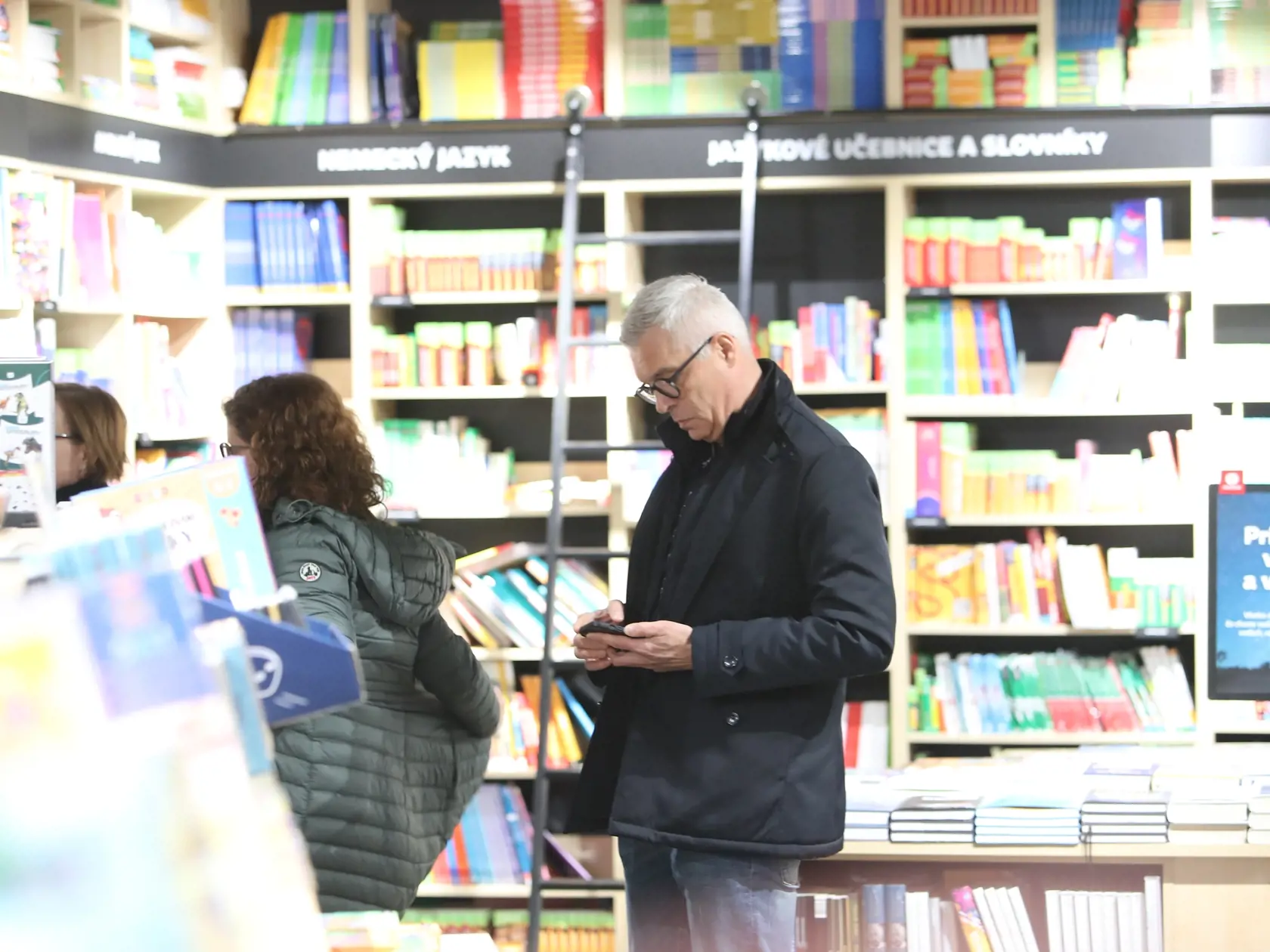 Medzi knihami: Ivan Korčok v kníhkupectve.