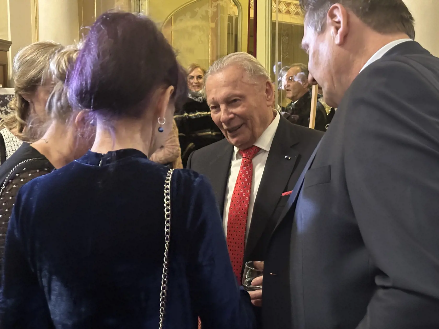 Schuster sa so všetkými hosťami osobne porozprával.