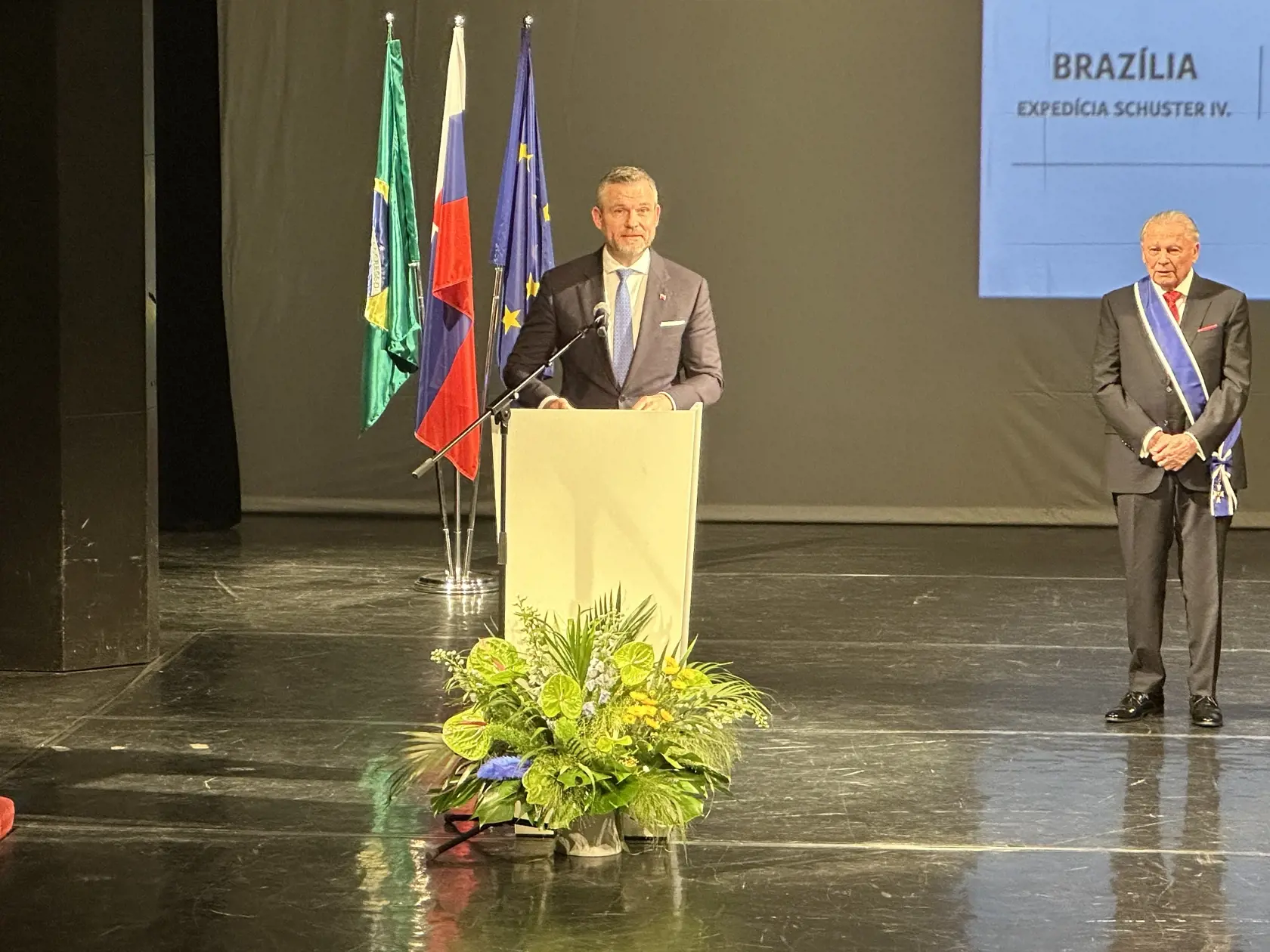 Schusterovo pôsobenie vyzdvihol aj predseda Národnej rady Peter Pellegrini: „Svojimi aktivitami z pozície prezidenta ste ukázali, aké výsledky môže priniesť spolupráca hlavy štátu s vládou."
