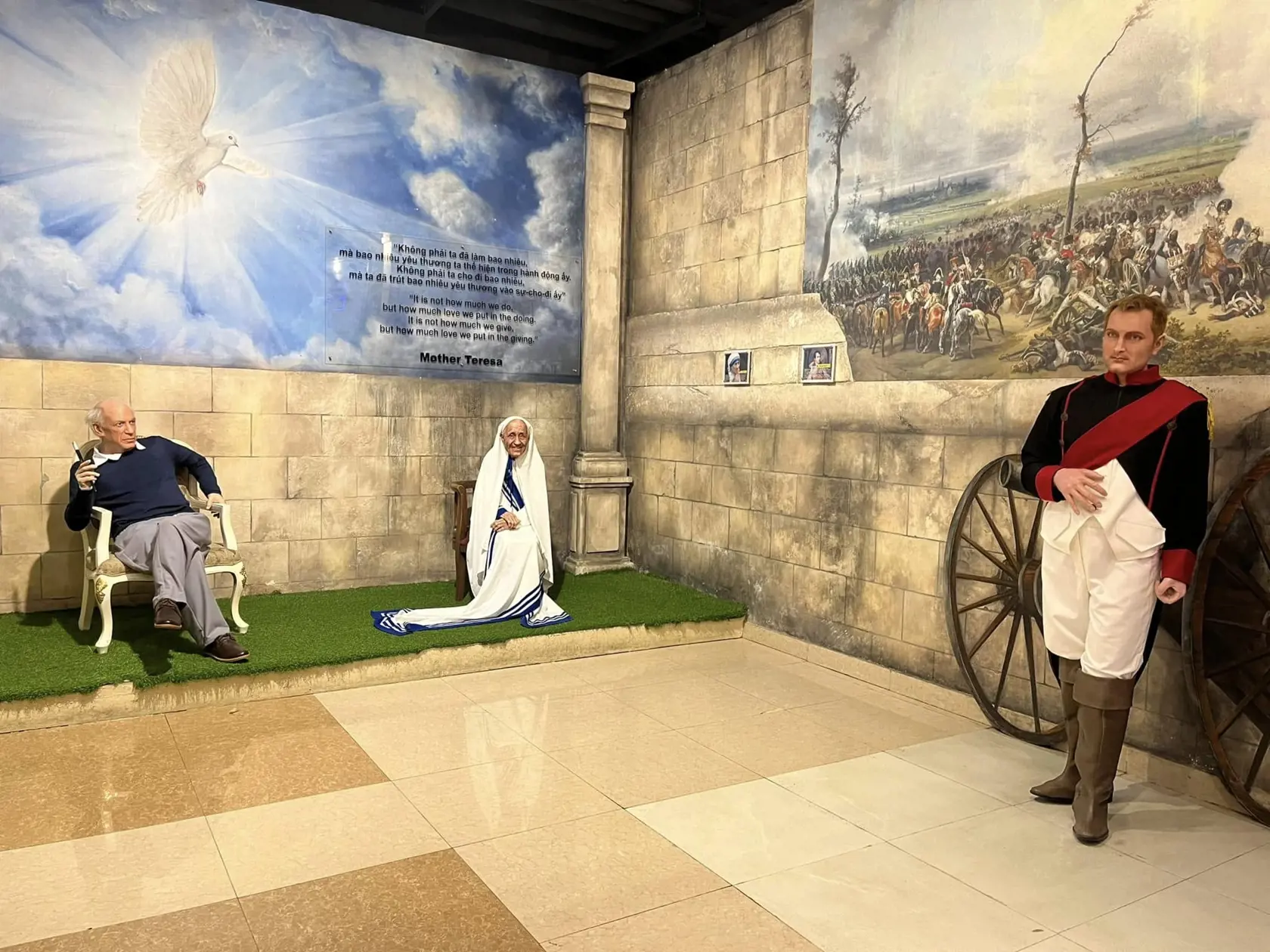 Vietnamské múzeum sa preslávilo bizarnými voskovými figurínami celebrít. Spoznávate, kto bol predlohou pre tieto figuríny?