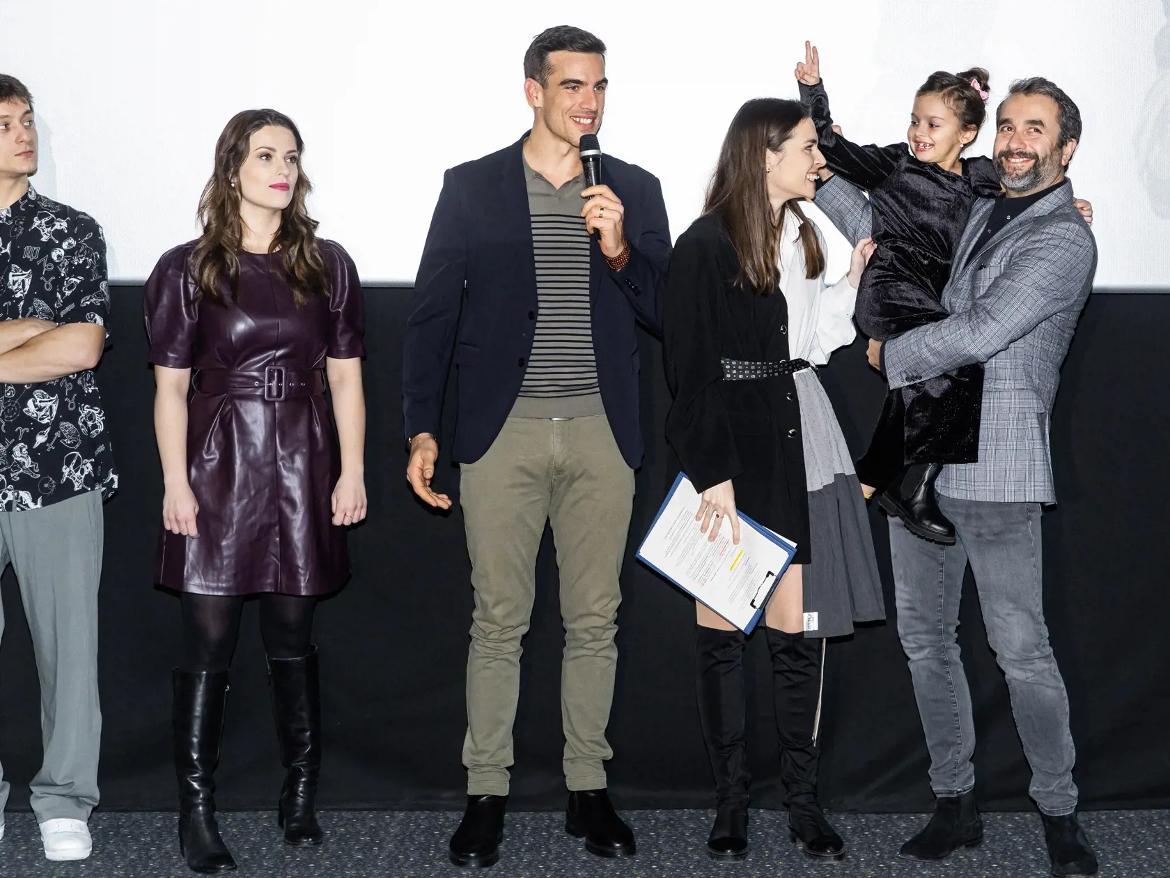 Slávnostné premietanie dvoch seriálov z produkcie Markízy. Na snímke Vladimír Kobielsky, Adam Bardy, Martina Zábranská, Martin Klinčíuch, Lucia Hlaváčková a Larisa Mižigar.