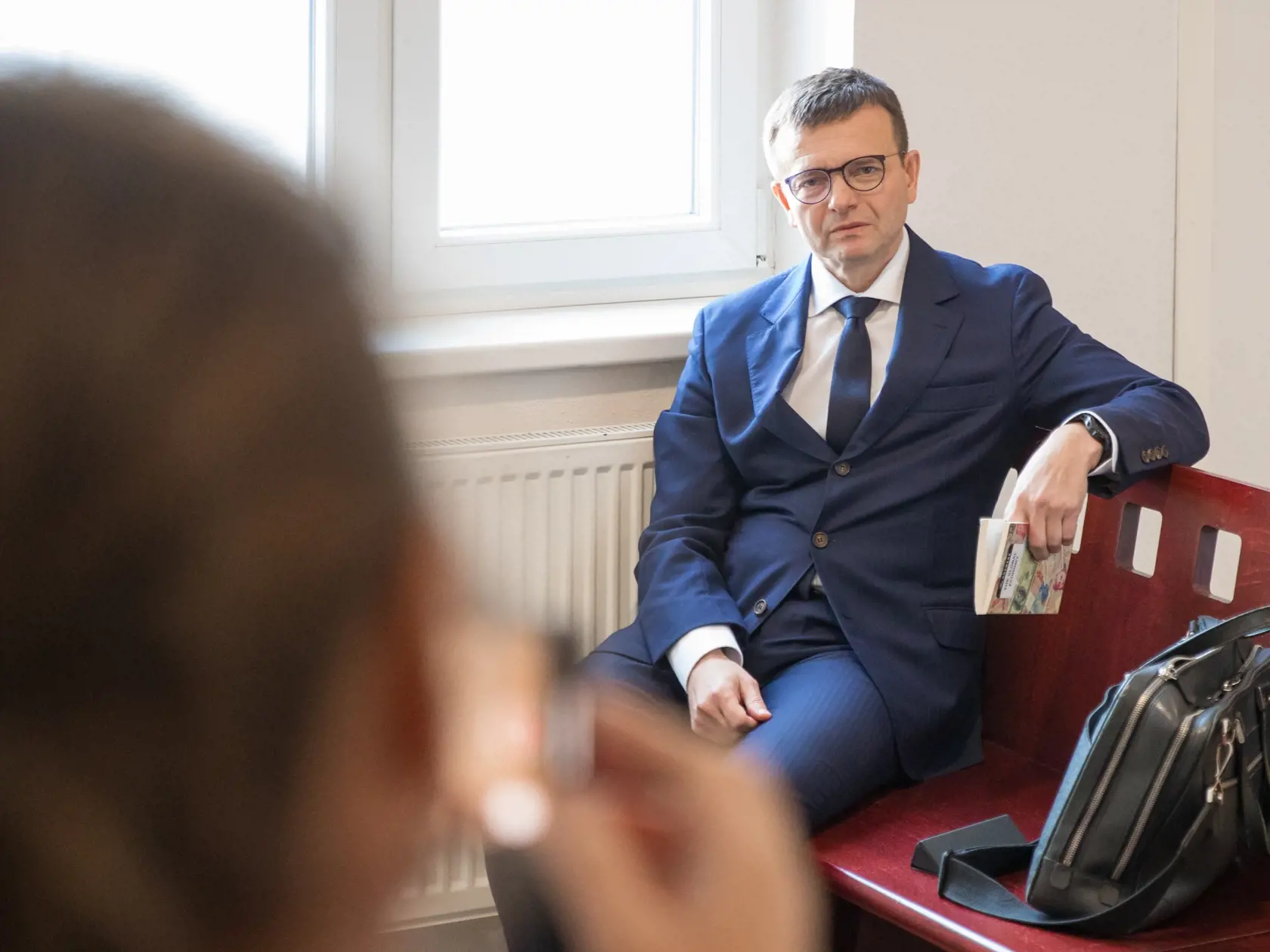 Štvrté pojednávanie na Špecializovanom trestnom súde v Pezinku vo veci vraždy investigatívneho novinára Jána Kuciaka a jeho snúbenice Martiny Kušnírovej. Na snímke je svedok Jaroslav Haščák počas čakania na svoju výpoveď.
