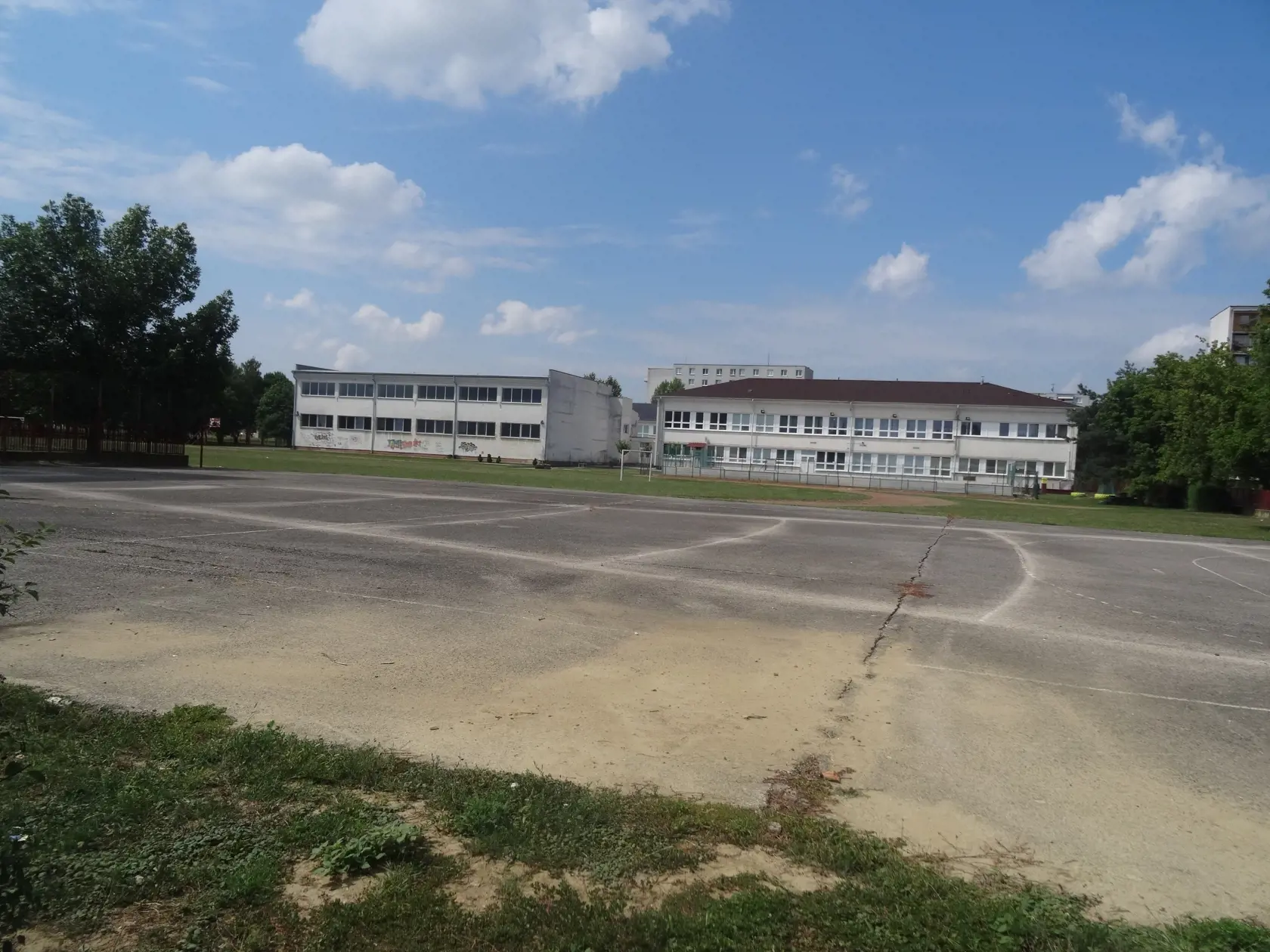 Incident sa stal na školskom ihrisku pri ZŠ Krymská v Michalovciach.