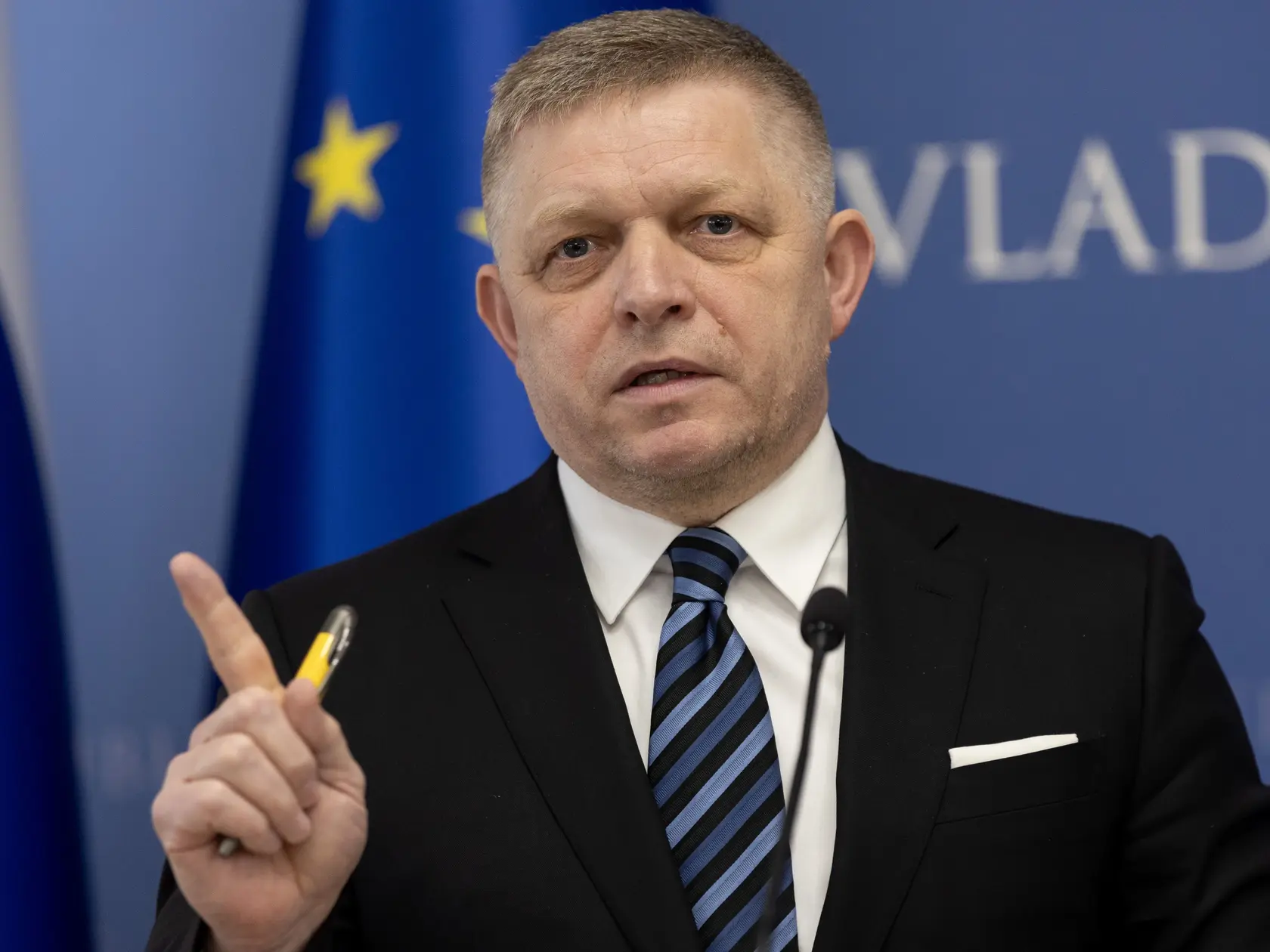 KK31 Záhreb - Na snímke slovenský premiér Robert Fico počas tlačovej konferencie s chorvátskym premiérom Andrejom Plenkovičom v Záhrebe v stredu 16. apríla 2025. Premiér SR pricestoval na jednodňovú oficiálnu návštevu Chorvátska, kde sa stretol s najvyššími predstaviteľmi krajiny.