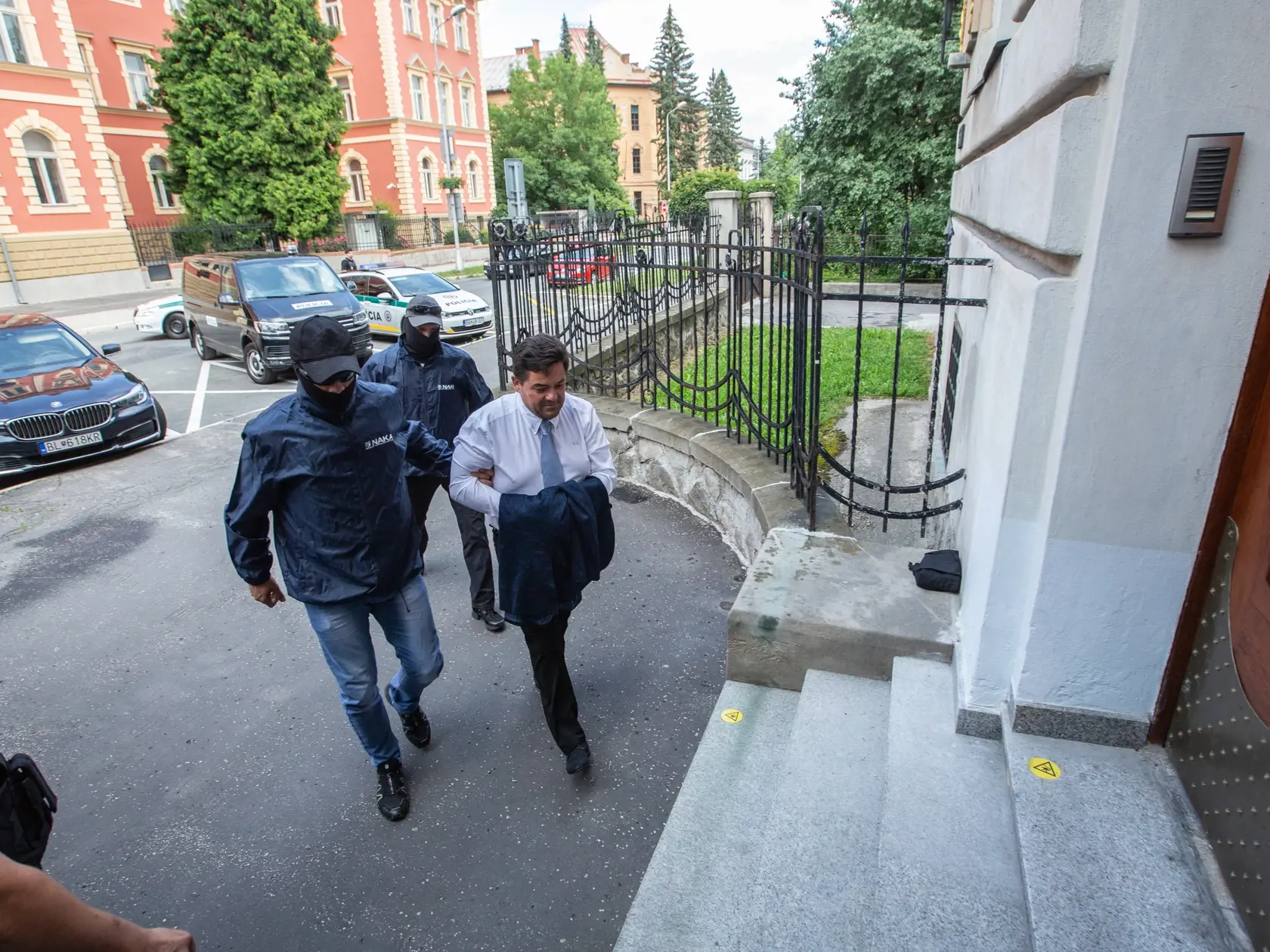 Rozhodovanie o väzbe Mariana Kočnera a Pavla Ruska na Špecializovanom súde v Banskej Bystrici.