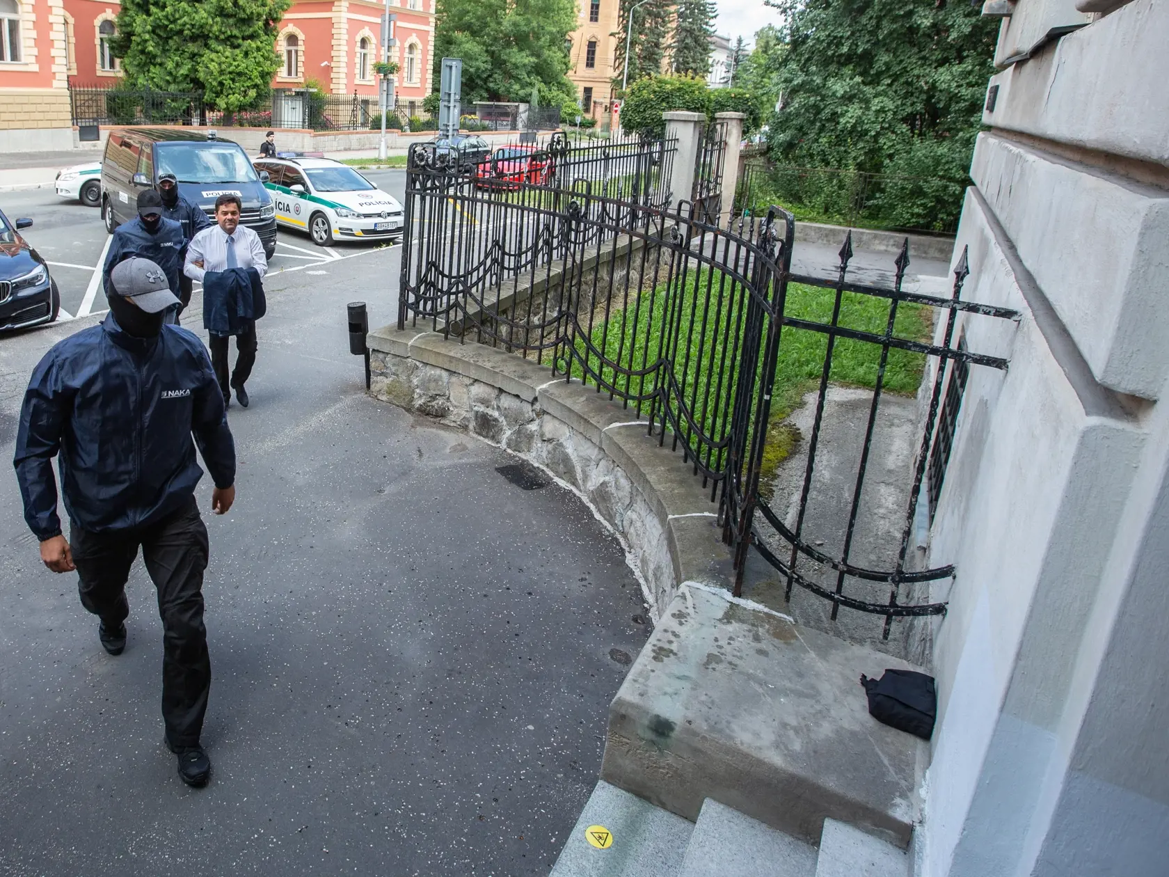 Rozhodovanie o väzbe Mariana Kočnera a Pavla Ruska na Špecializovanom súde v Banskej Bystrici.