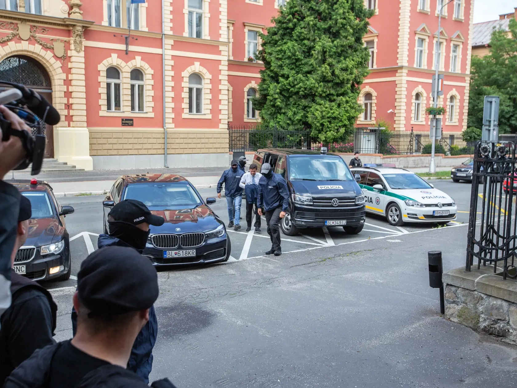 Rozhodovanie o väzbe Mariana Kočnera a Pavla Ruska na Špecializovanom súde v Banskej Bystrici.