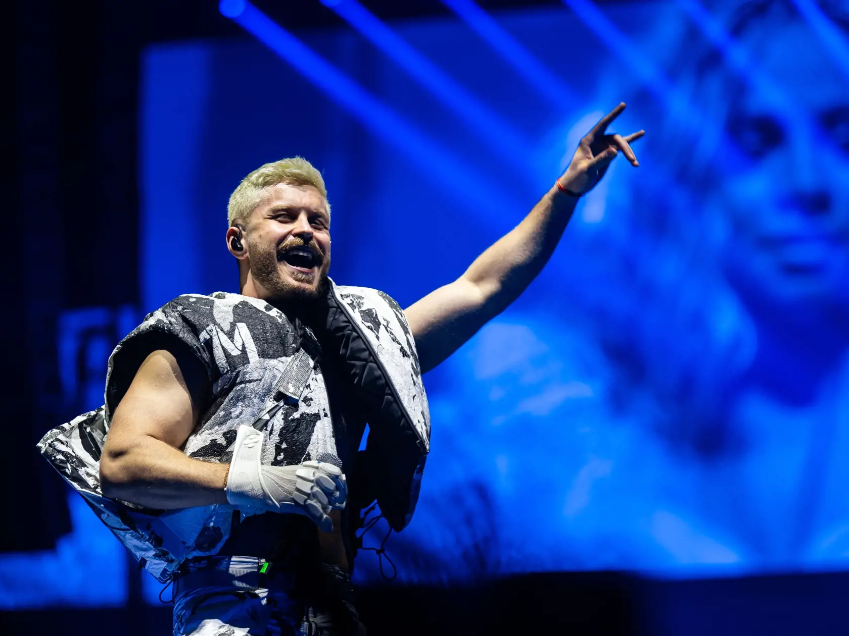 Koncert speváčky Tiny na štadióne Ondreja Nepelu v Bratislave. Na snímke Alan Murín.