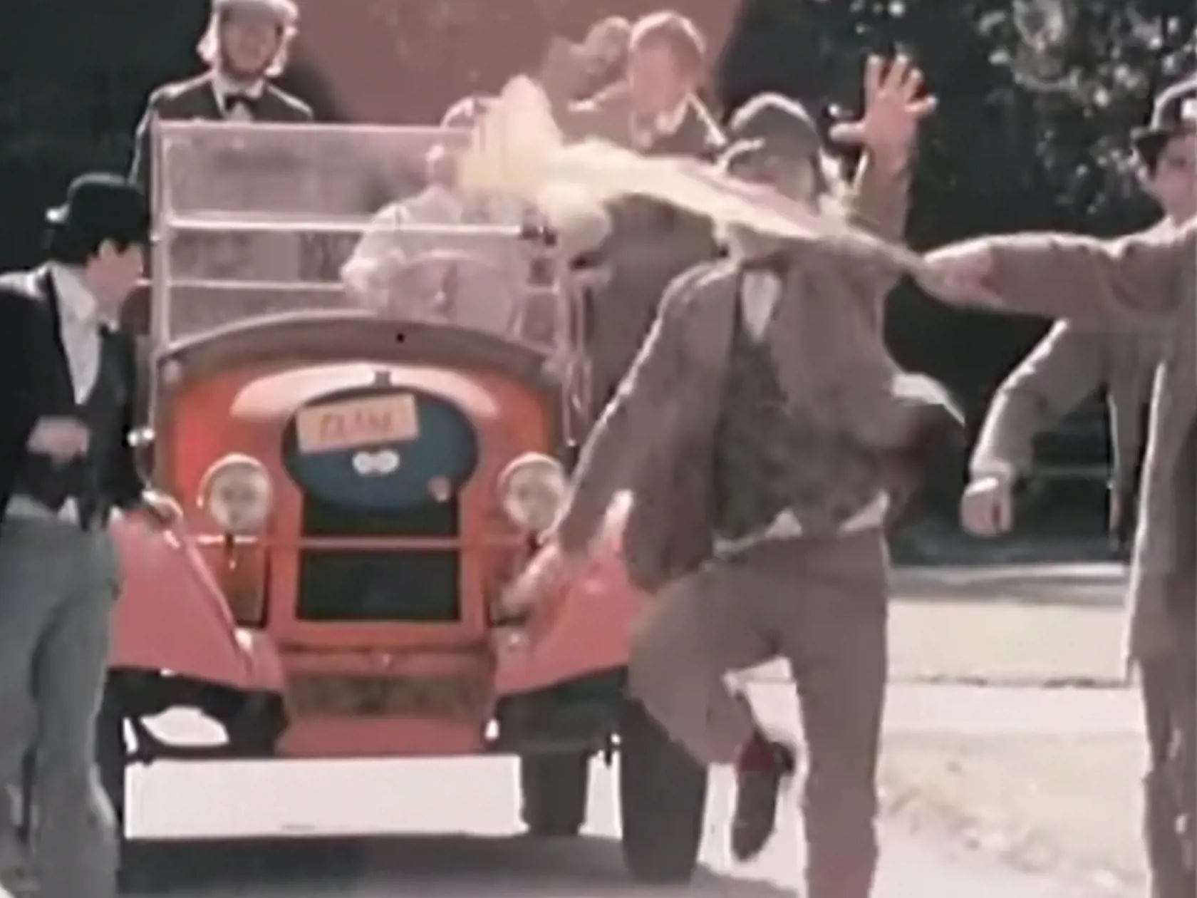 Medzitým už o auto mali záujem ľudia z Košíc, rozbehla sa tak akcia na jeho záchranu.