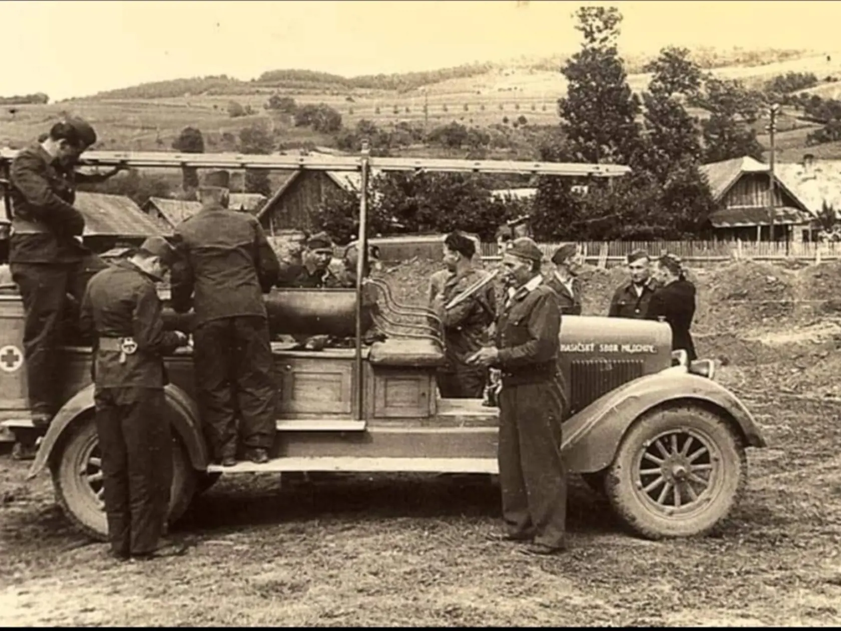 Auto vyrobili v roku 1924 a hasičom slúžilo desiatky rokov. Neskôr na čas zmizlo a objavili ho až v starej stodole.