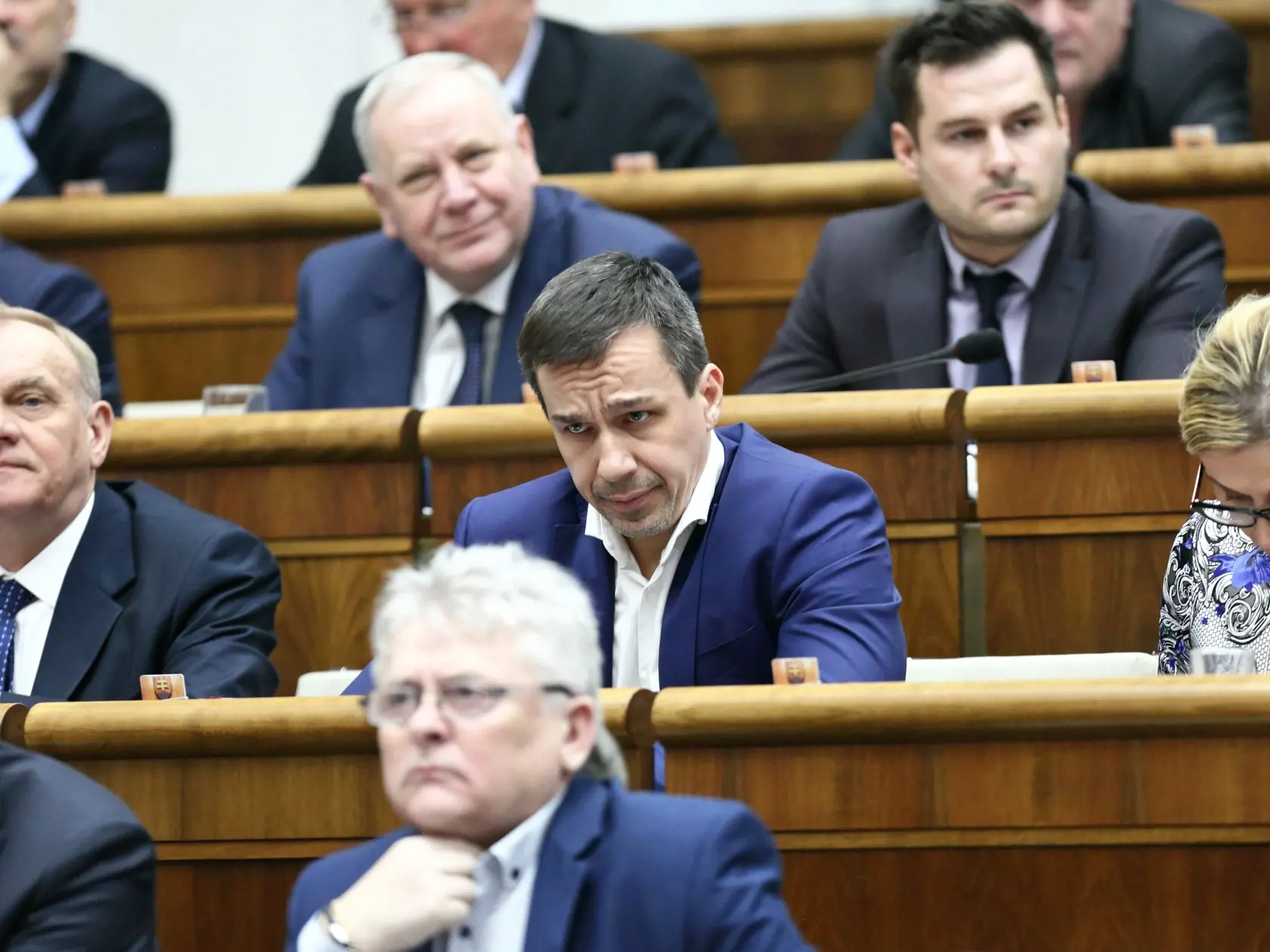Na snímke 28. zasadanie NRSR, kde opoziční poslanci stiahli svoje návrhy zákonov a po otvorení parlamentu na protest odišli z pléna.